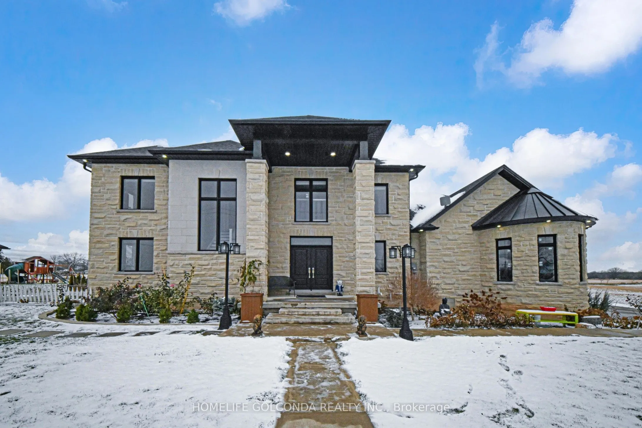 2687 Haldimand 55 Road
