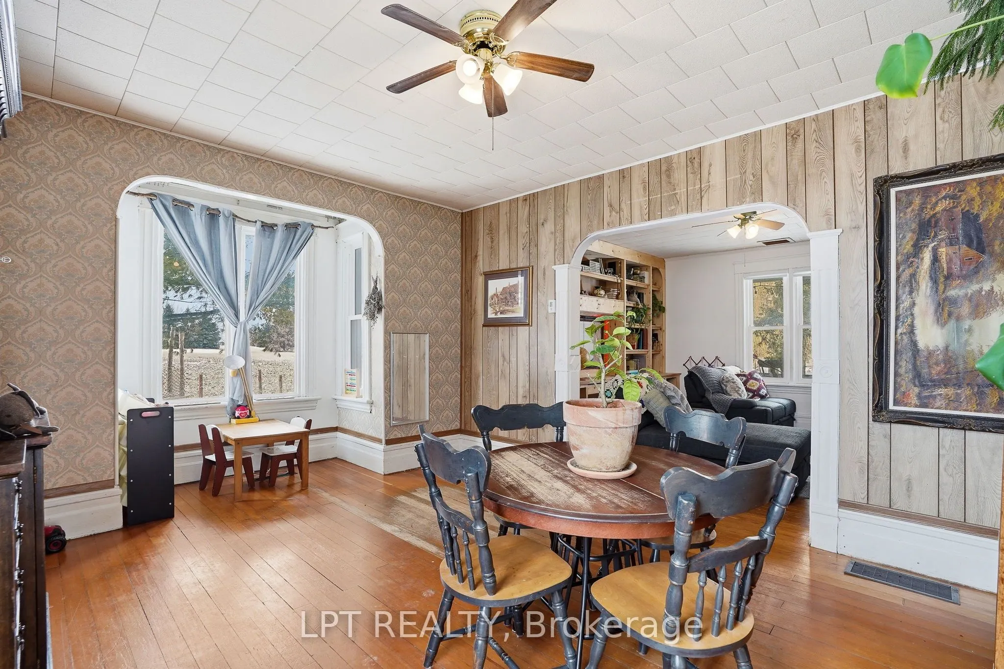 21630 Laggan-Glenelg Road