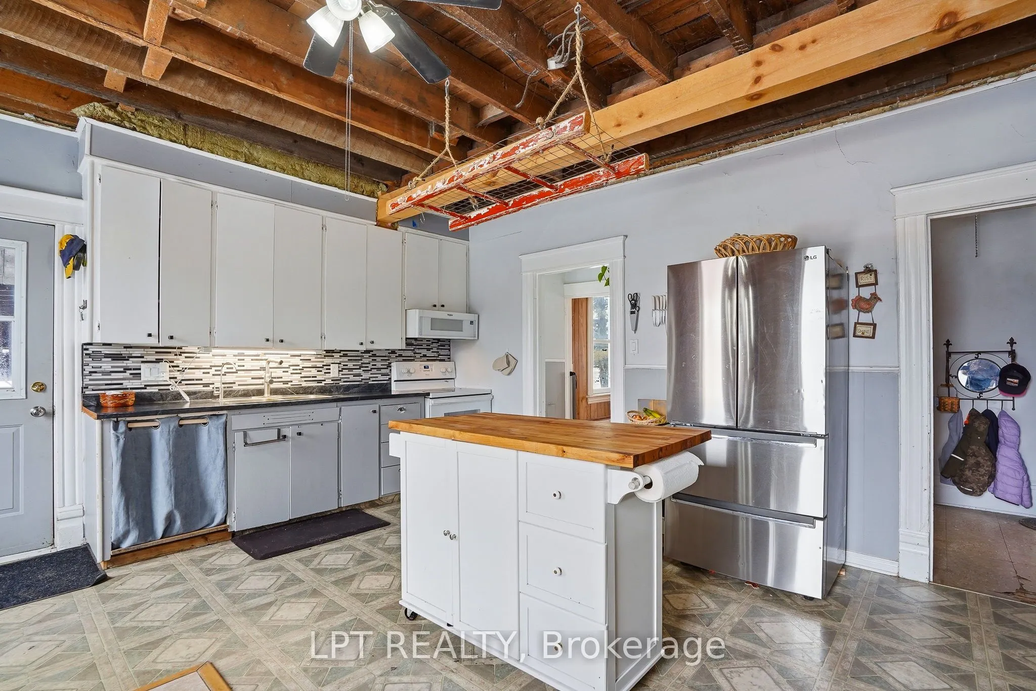 21630 Laggan-Glenelg Road