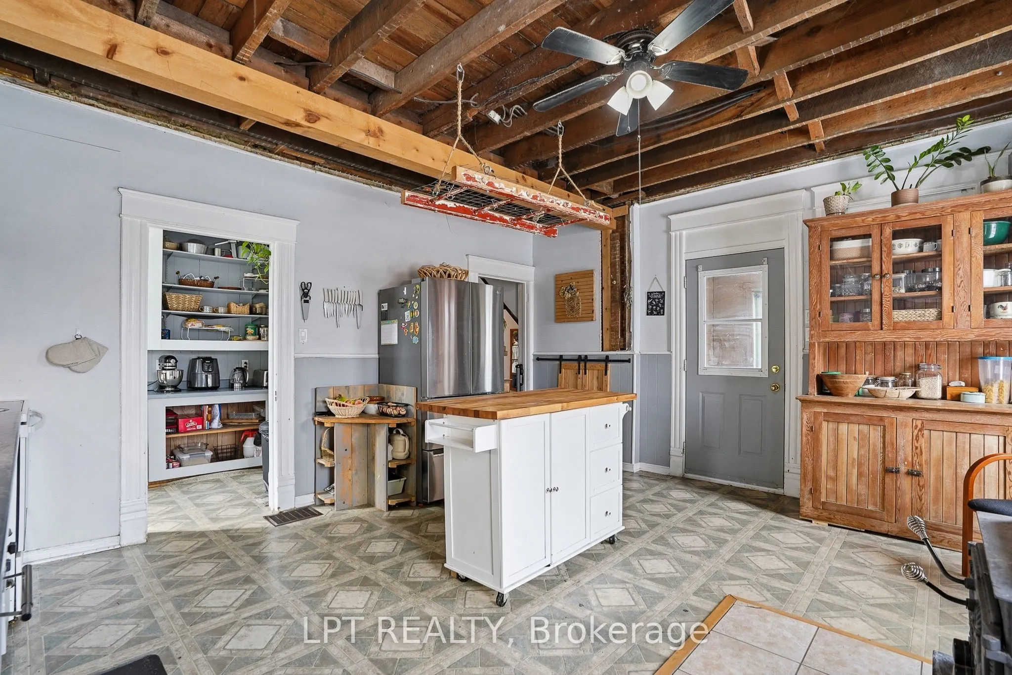 21630 Laggan-Glenelg Road