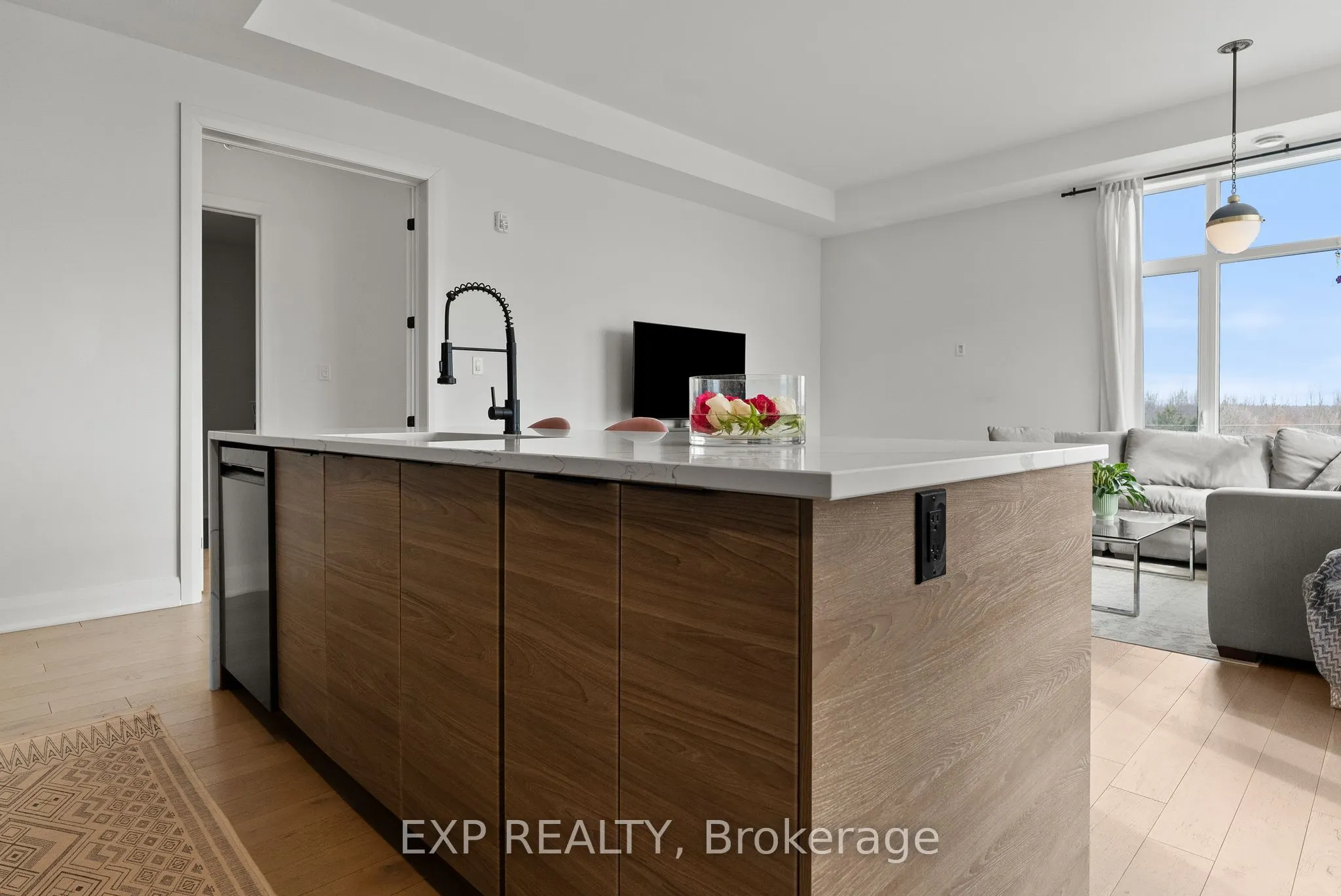 100 Cortile Private #301