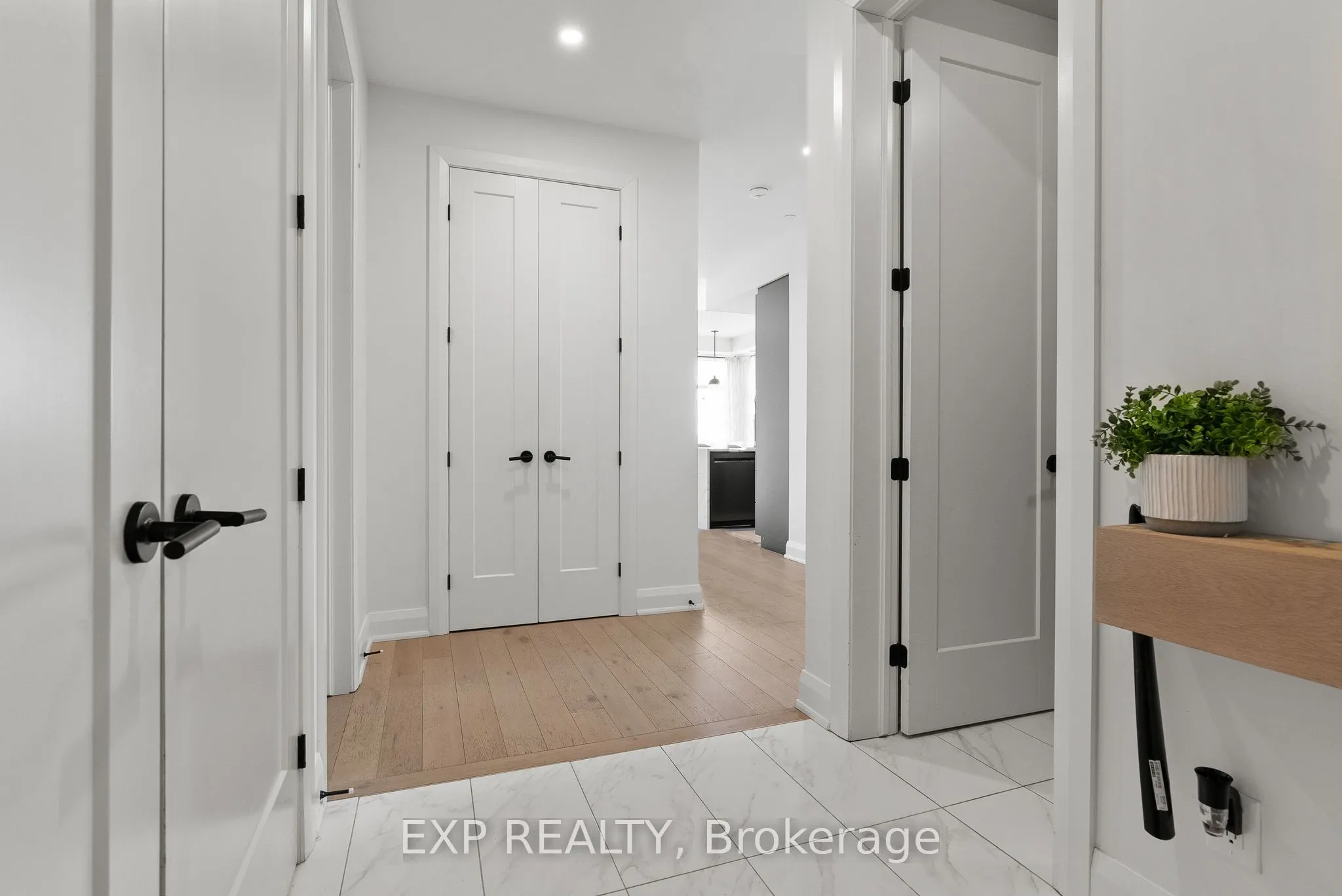 100 Cortile Private #301