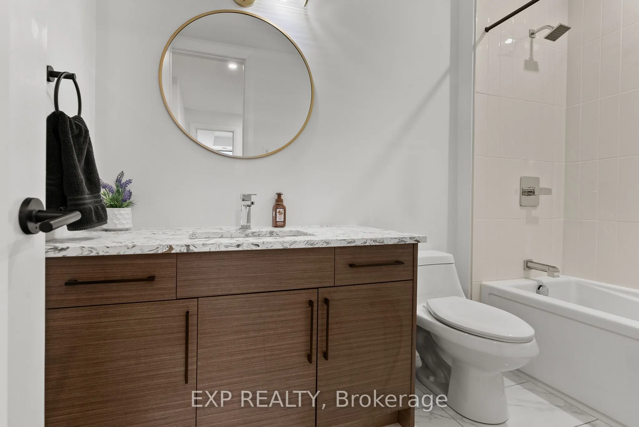 100 Cortile Private #301