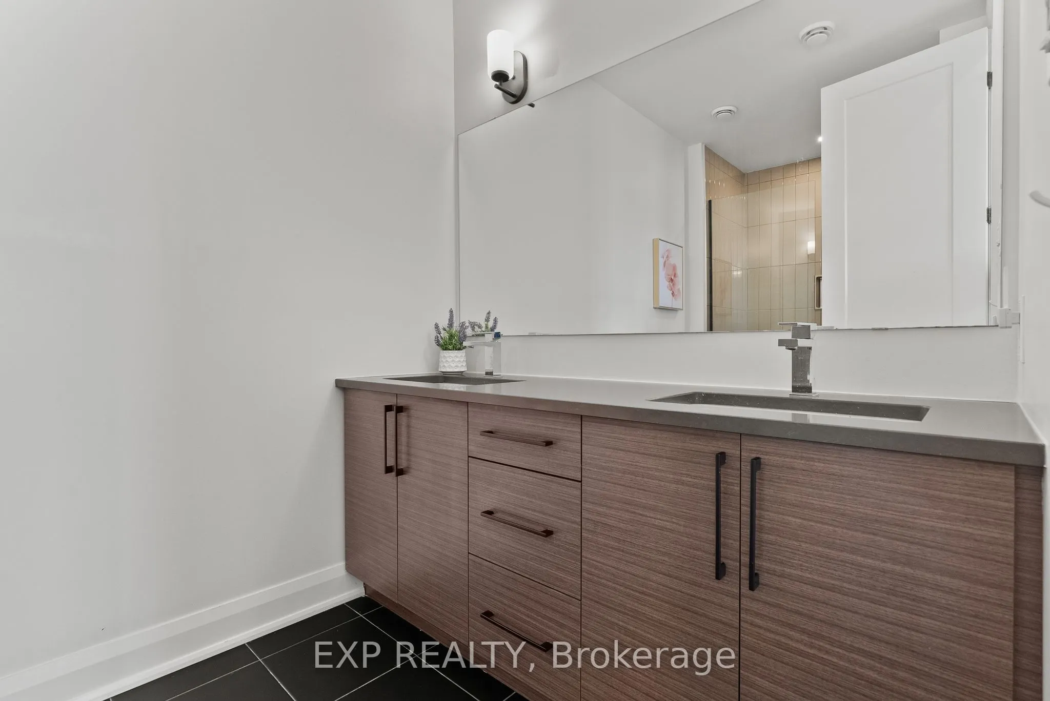 100 Cortile Private #301