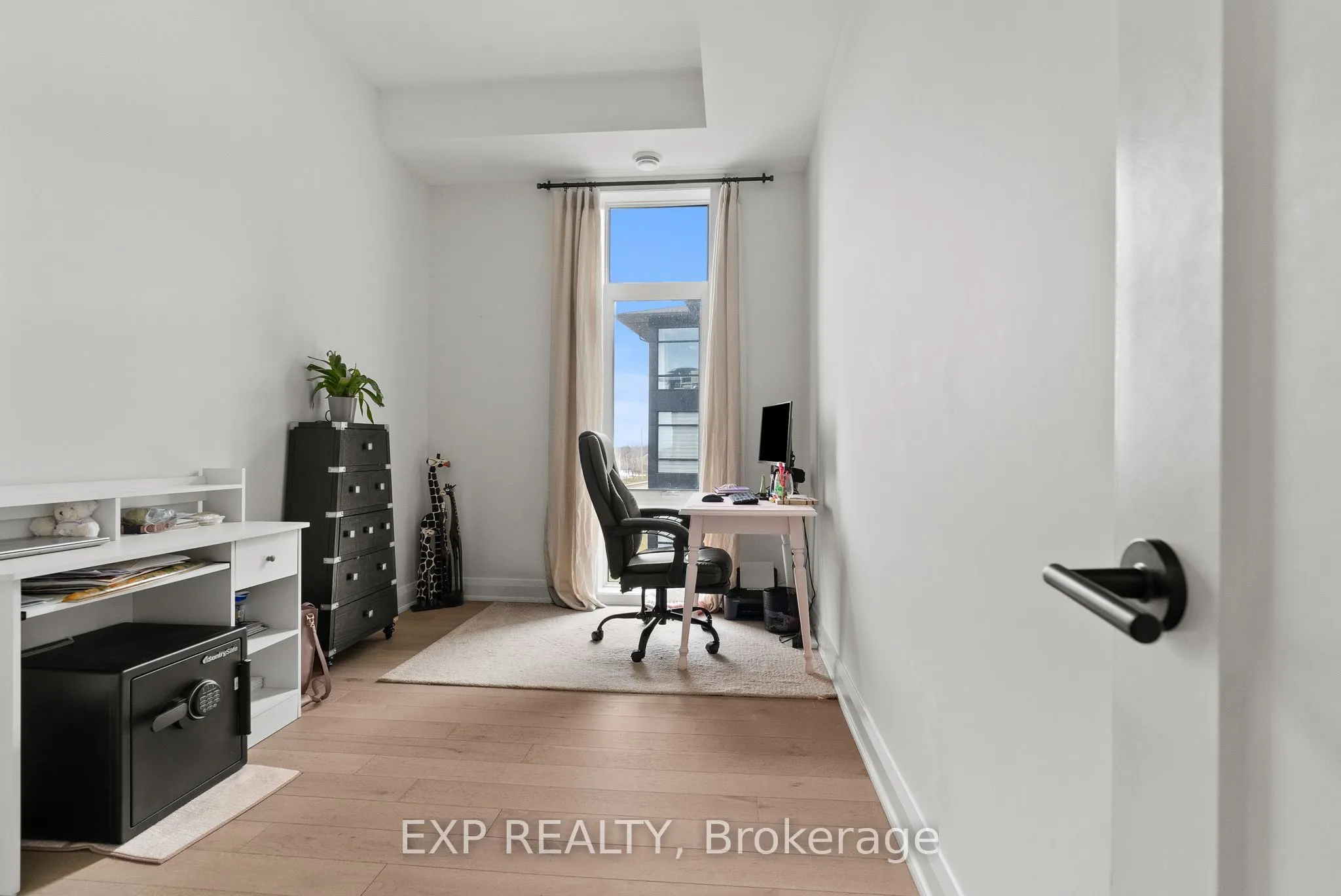 100 Cortile Private #301