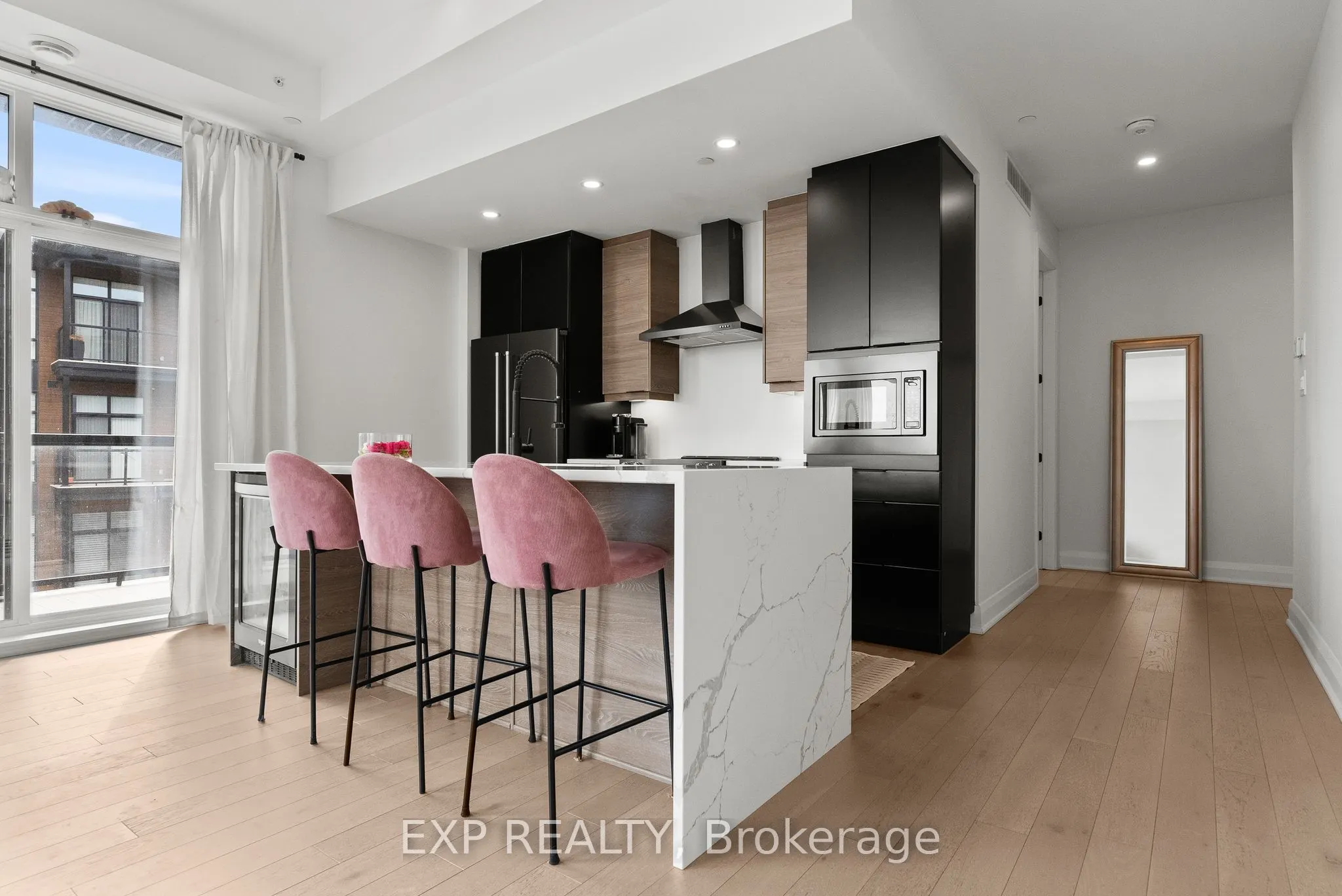 100 Cortile Private #301