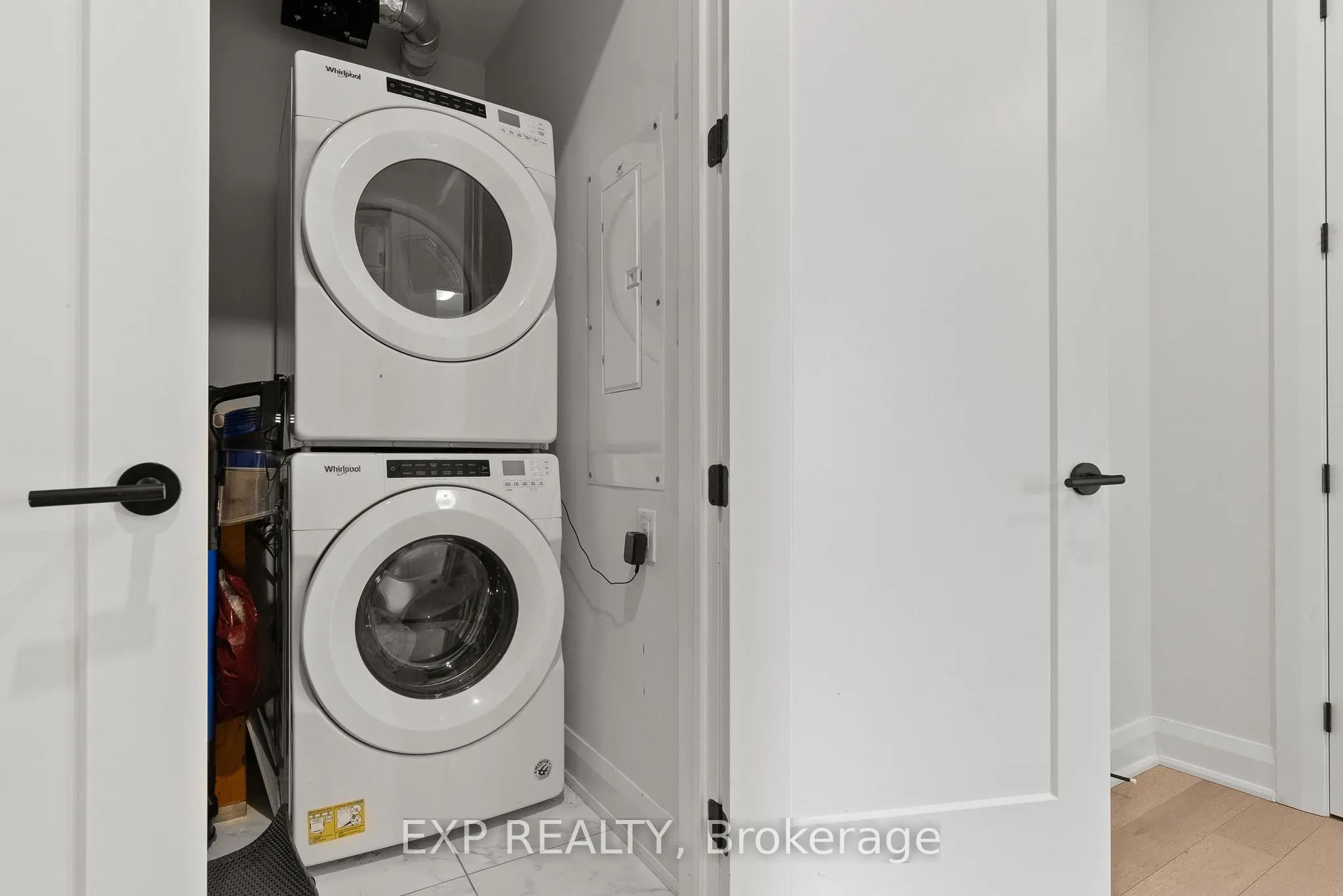 100 Cortile Private #301