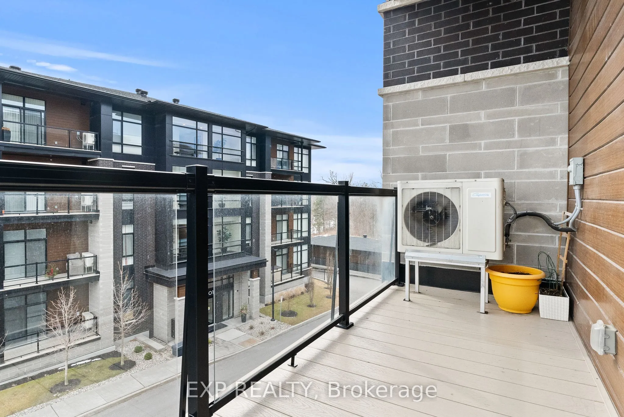 100 Cortile Private #301