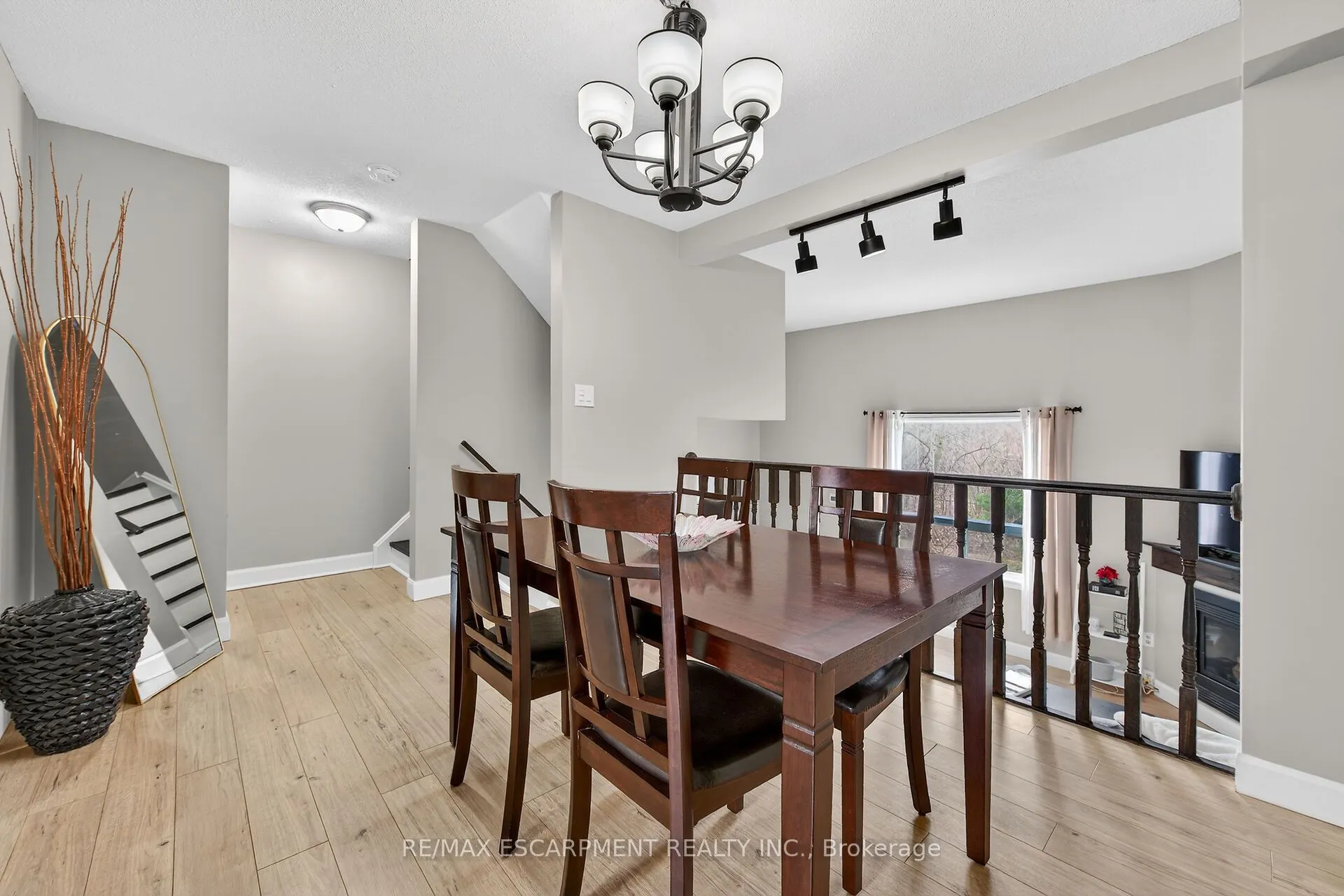 23 Rosedale Court #7