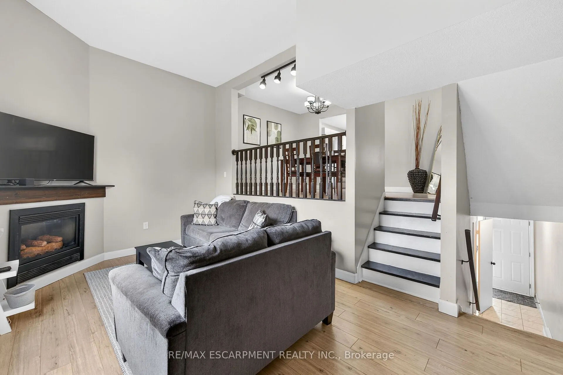 23 Rosedale Court #7
