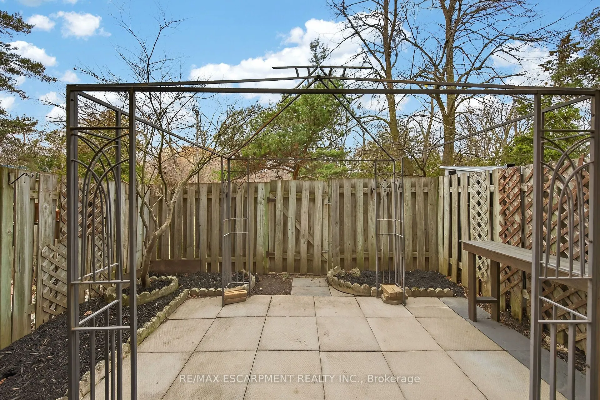 23 Rosedale Court #7