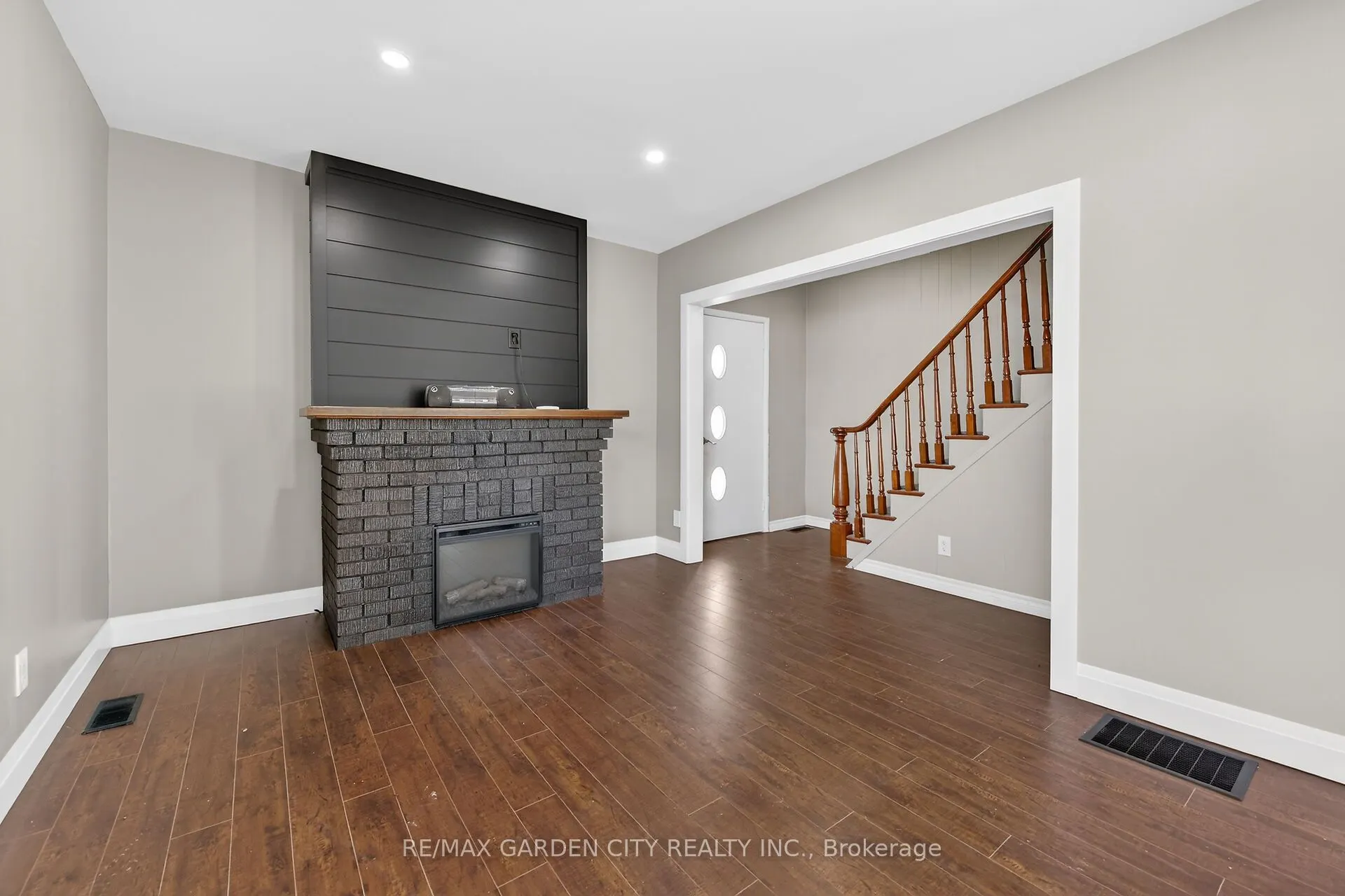 407 Bell Street