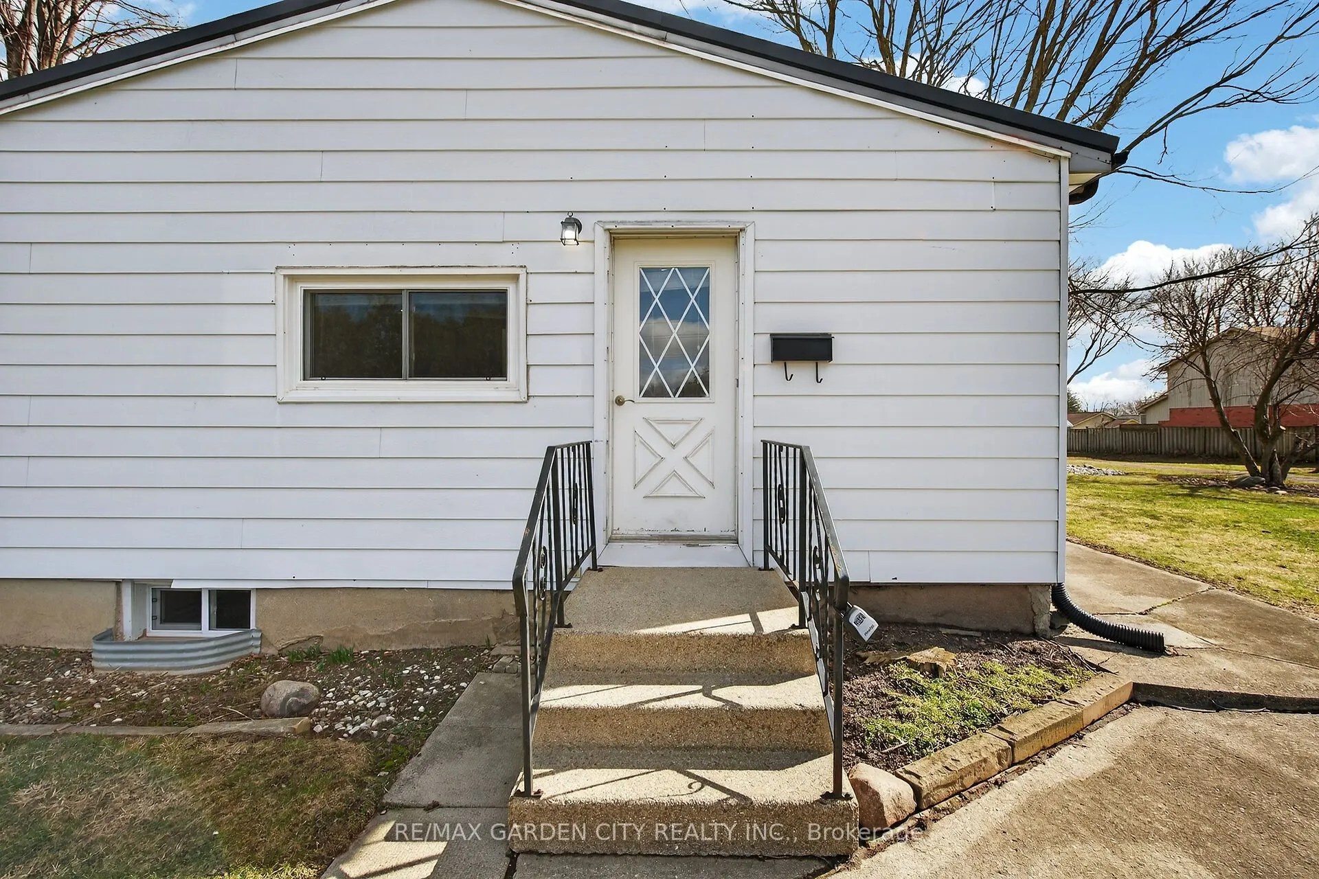 407 Bell Street