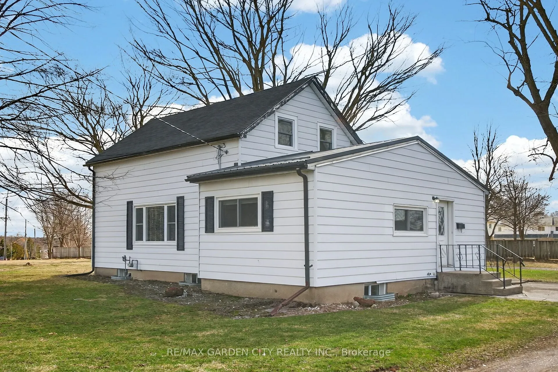 407 Bell Street