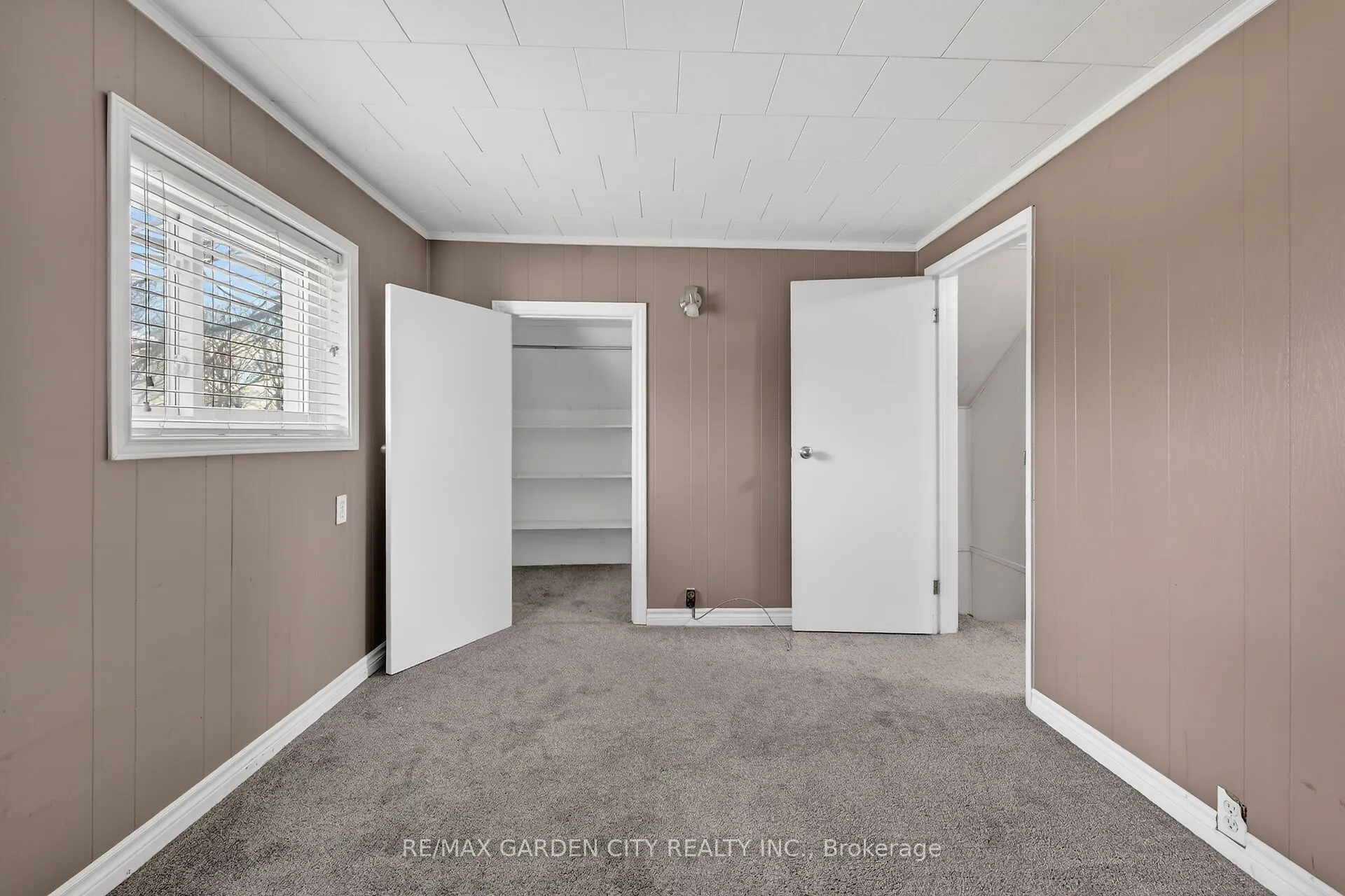 407 Bell Street