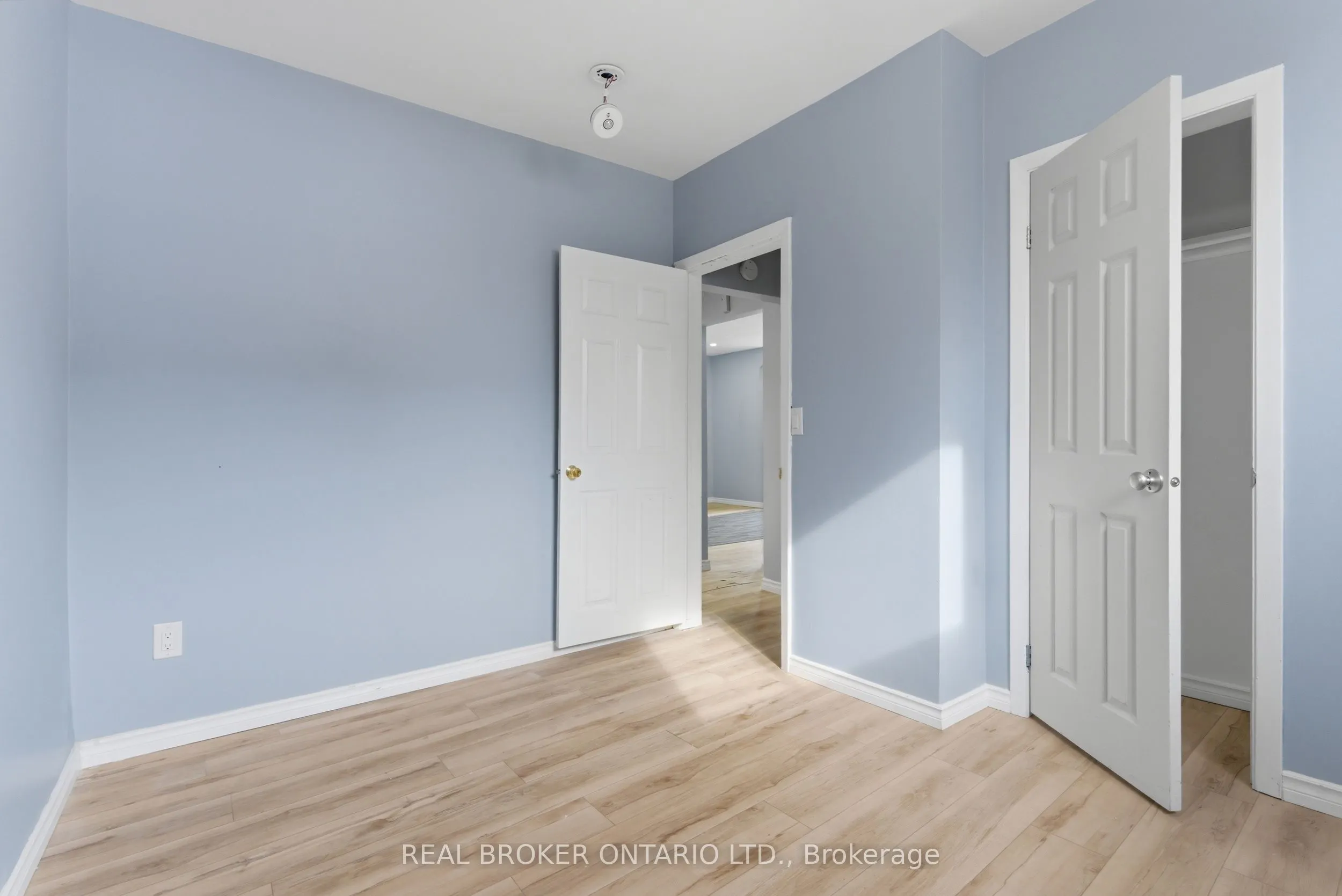 880 LAWRENCE Road