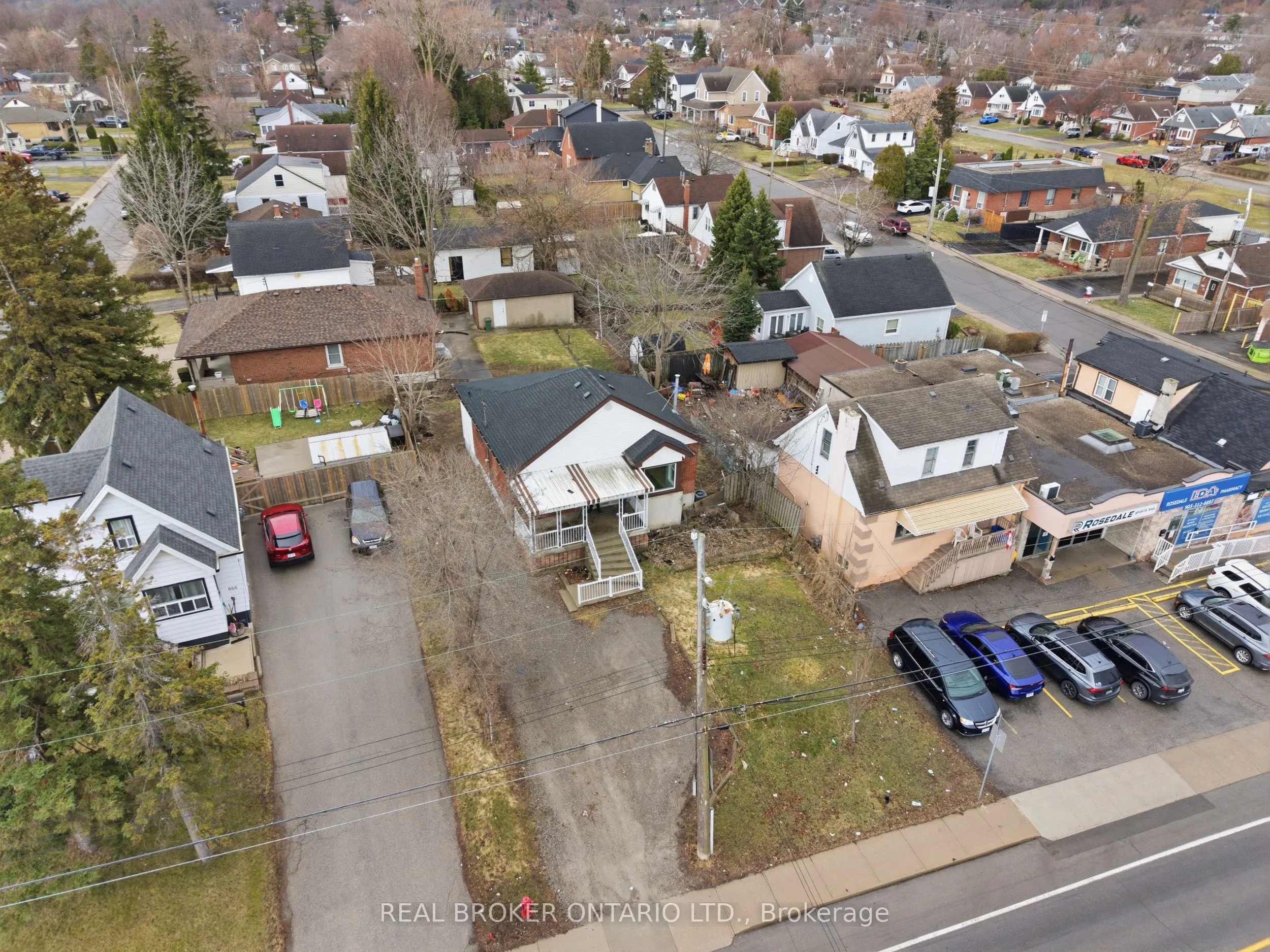 880 LAWRENCE Road
