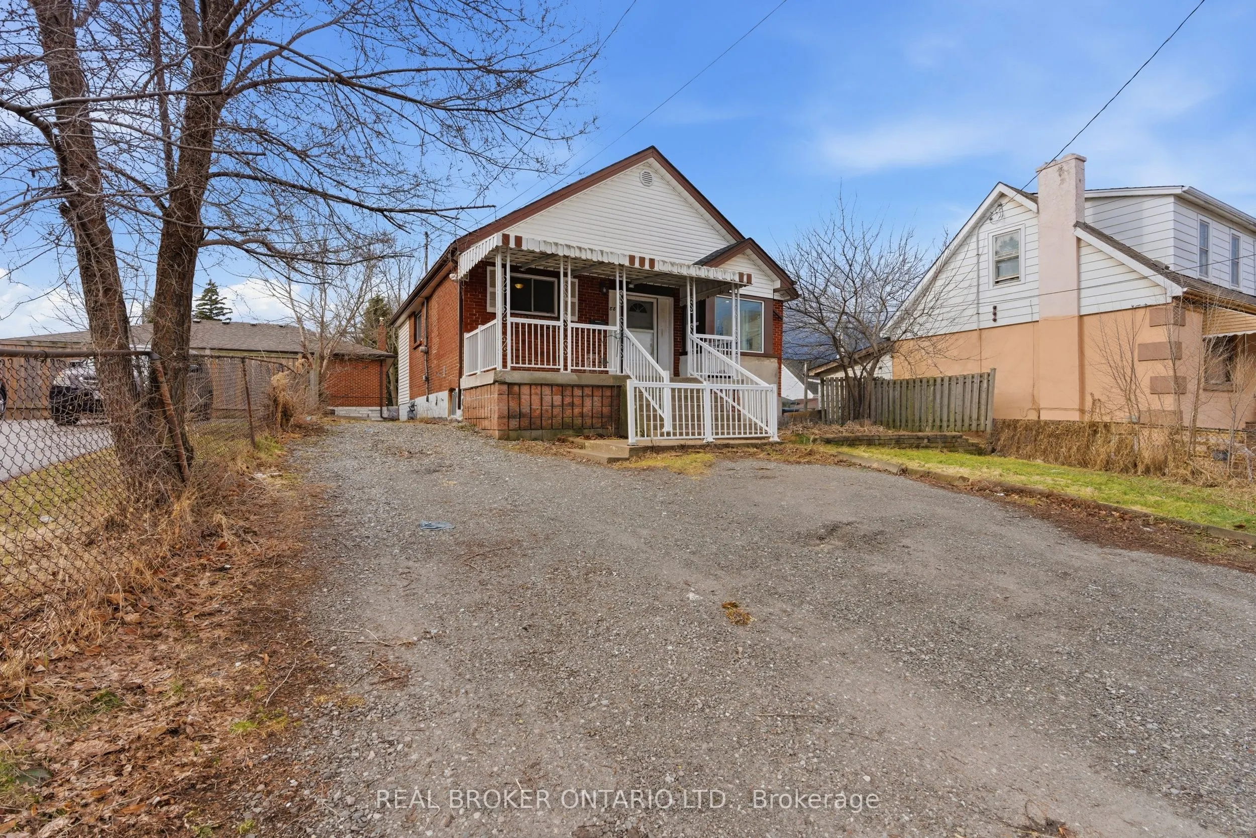 880 LAWRENCE Road