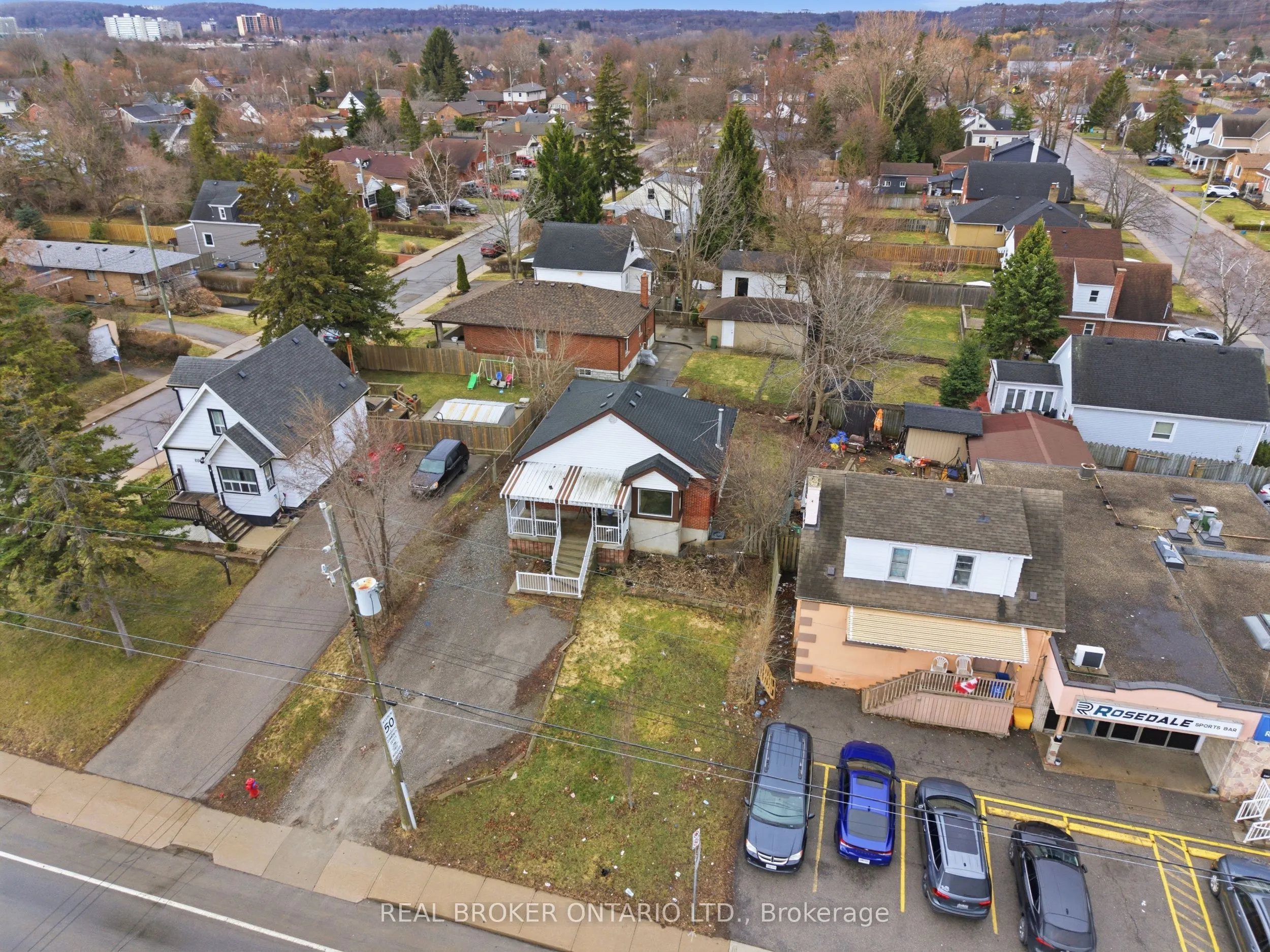 880 LAWRENCE Road