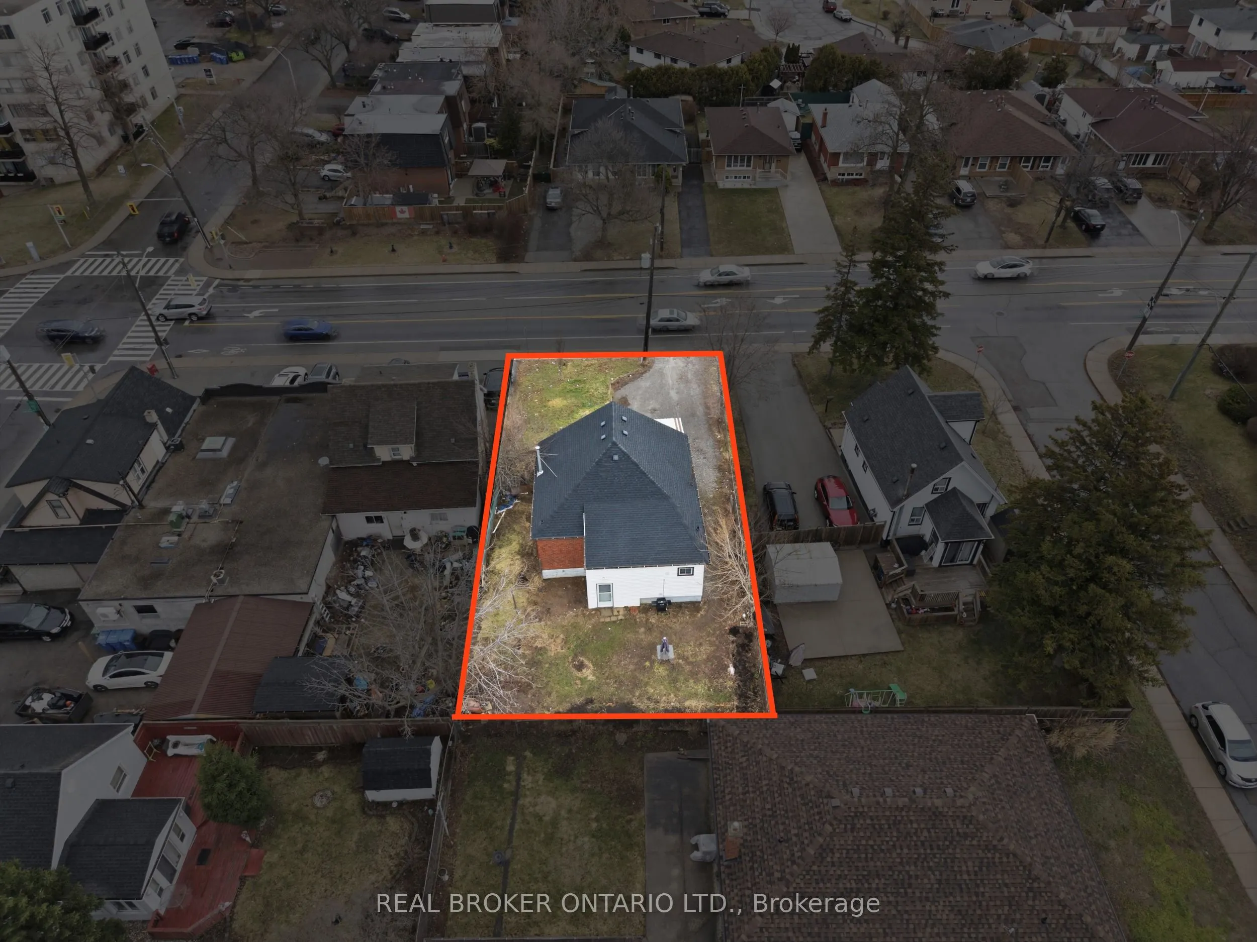 880 LAWRENCE Road