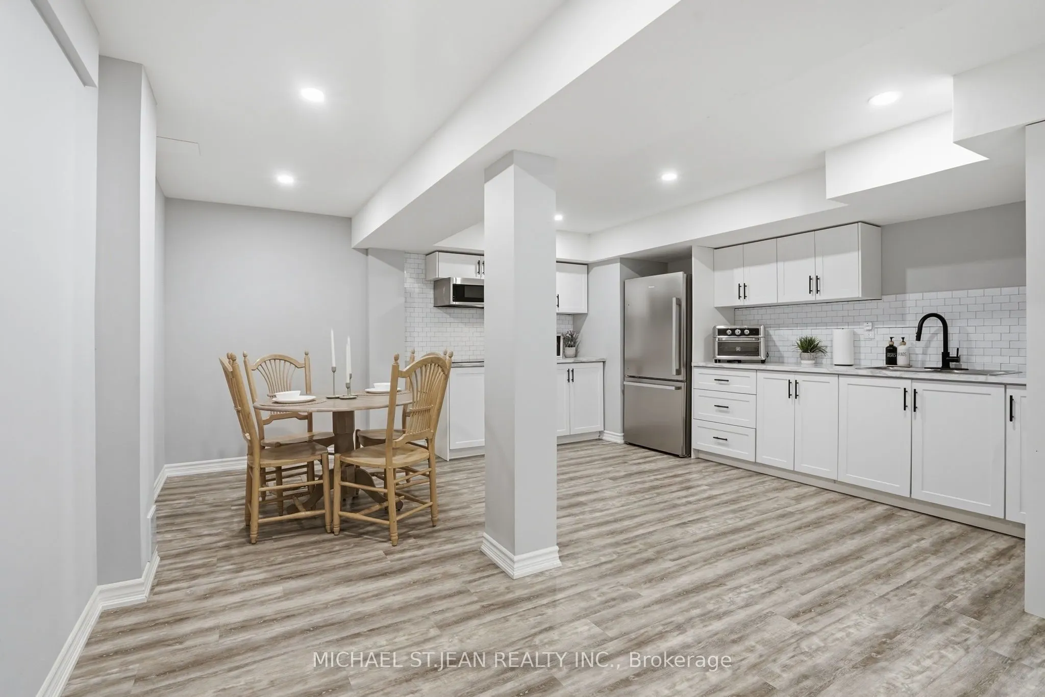 62 Esther Crescent