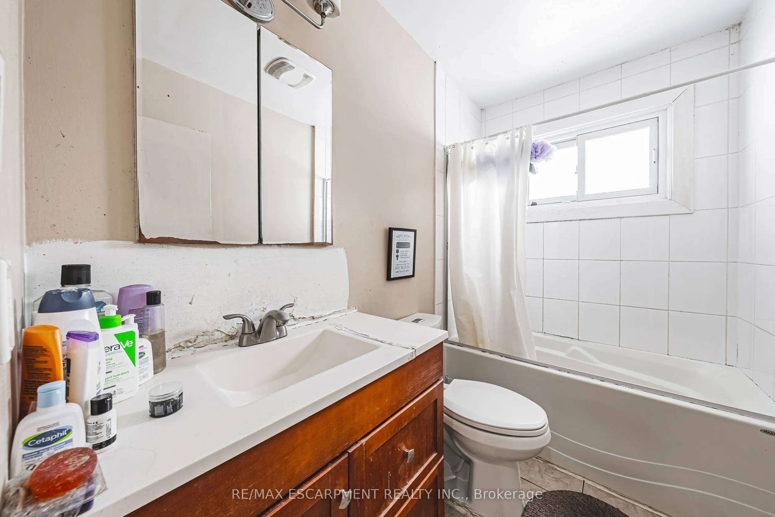 928 Upper Gage Avenue