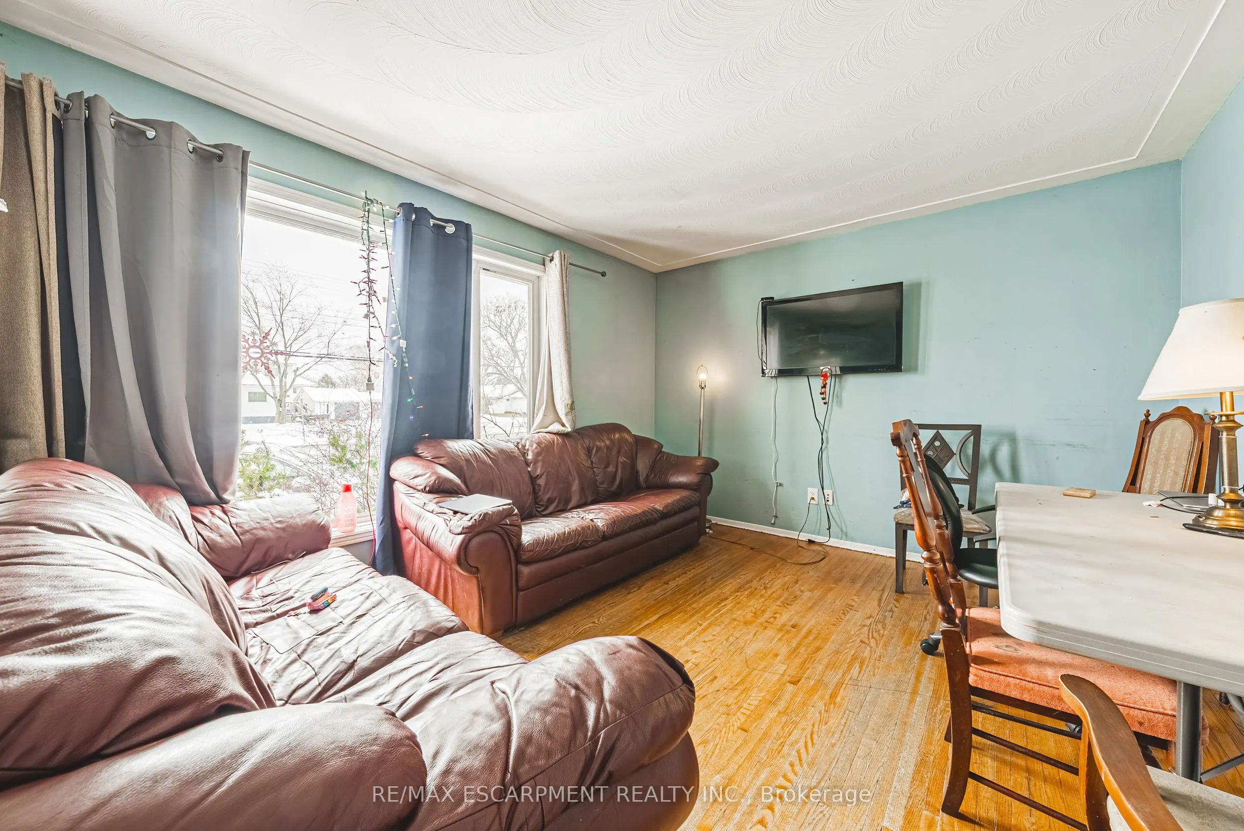 928 Upper Gage Avenue