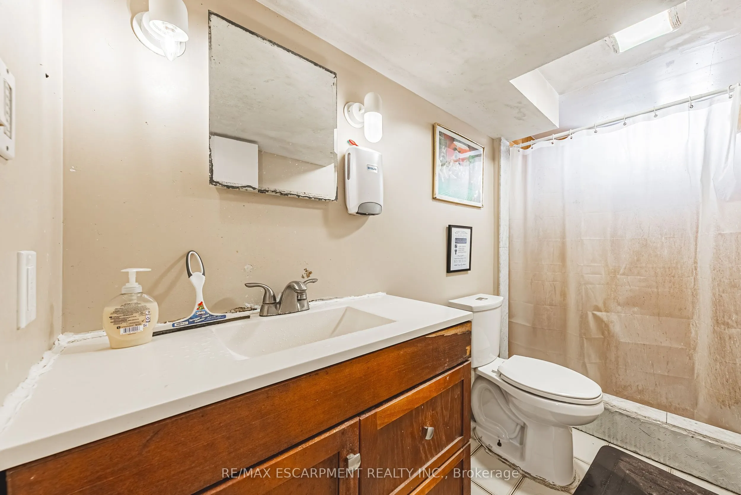 928 Upper Gage Avenue