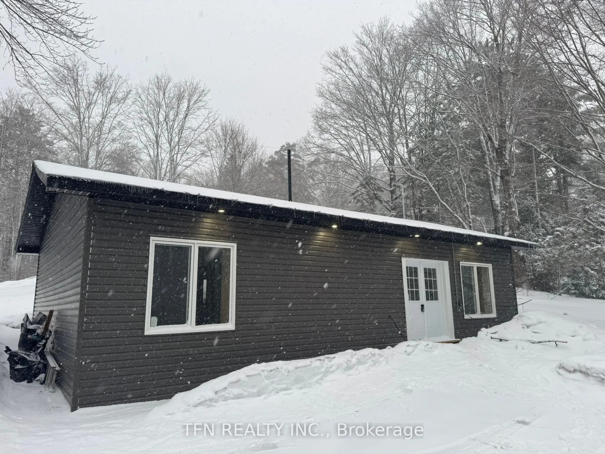 385 Gables Road