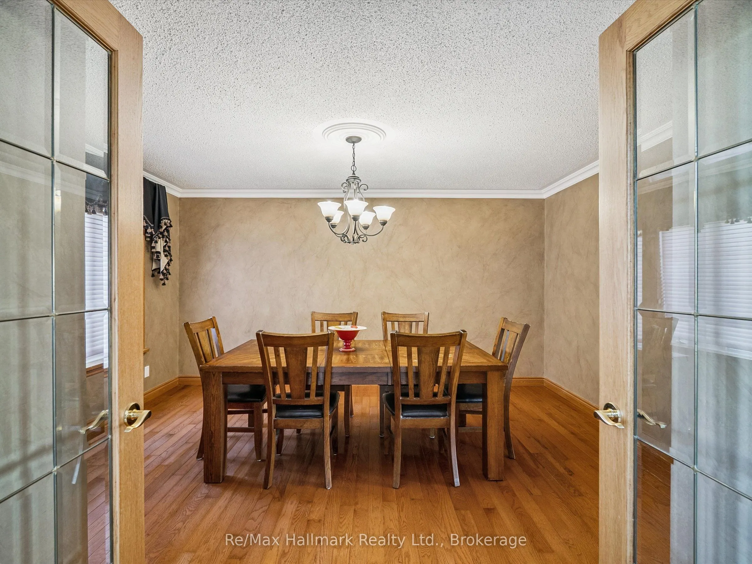 232 Eighth Road E