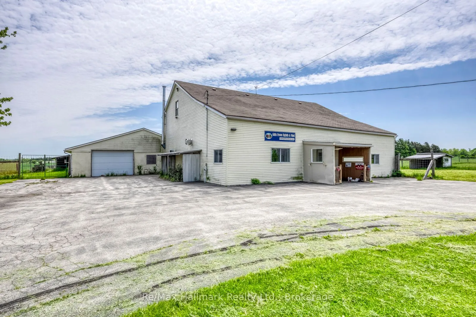 232 Eighth Road E