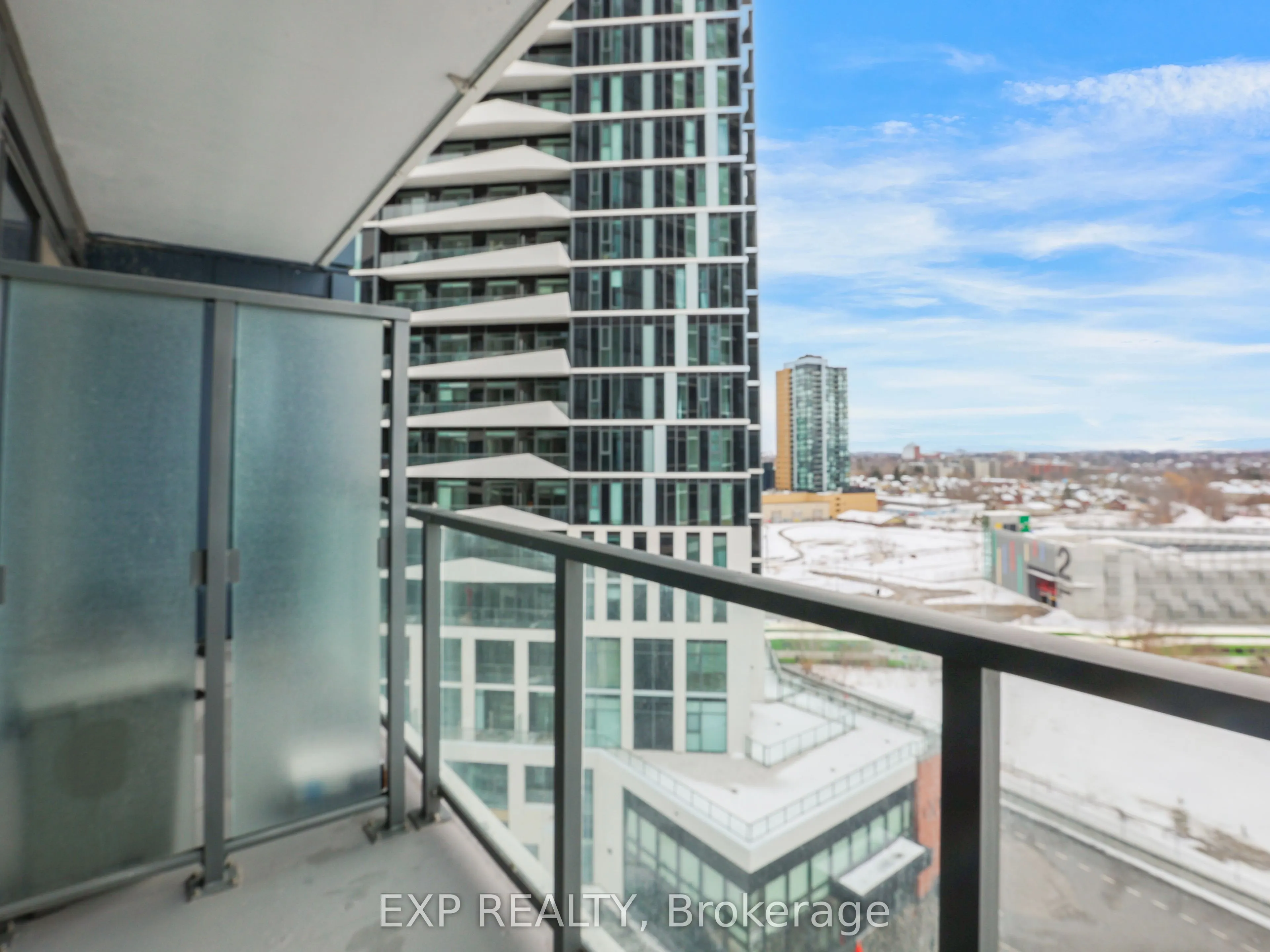 15 Wellington Street S #708