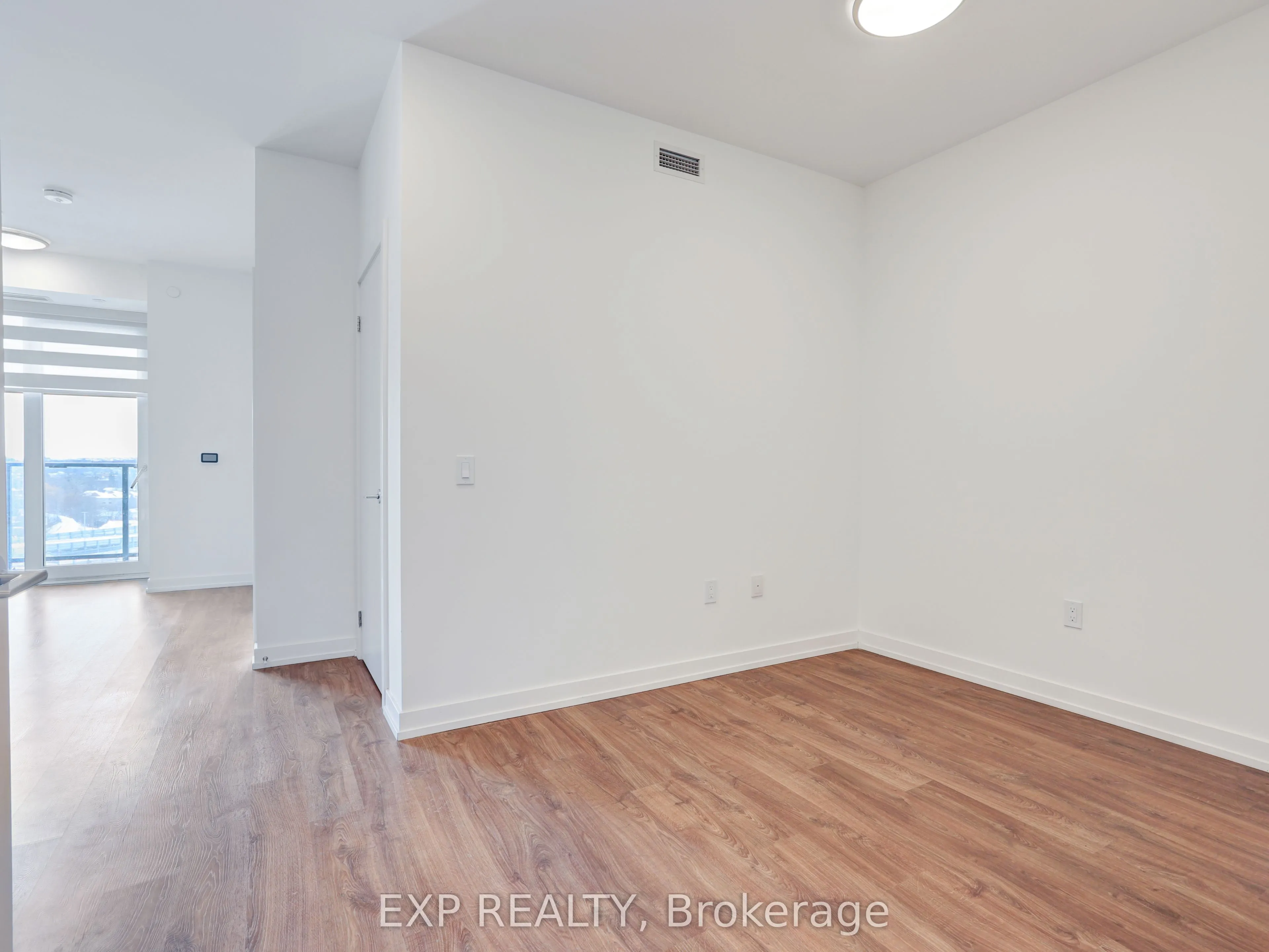 15 Wellington Street S #708