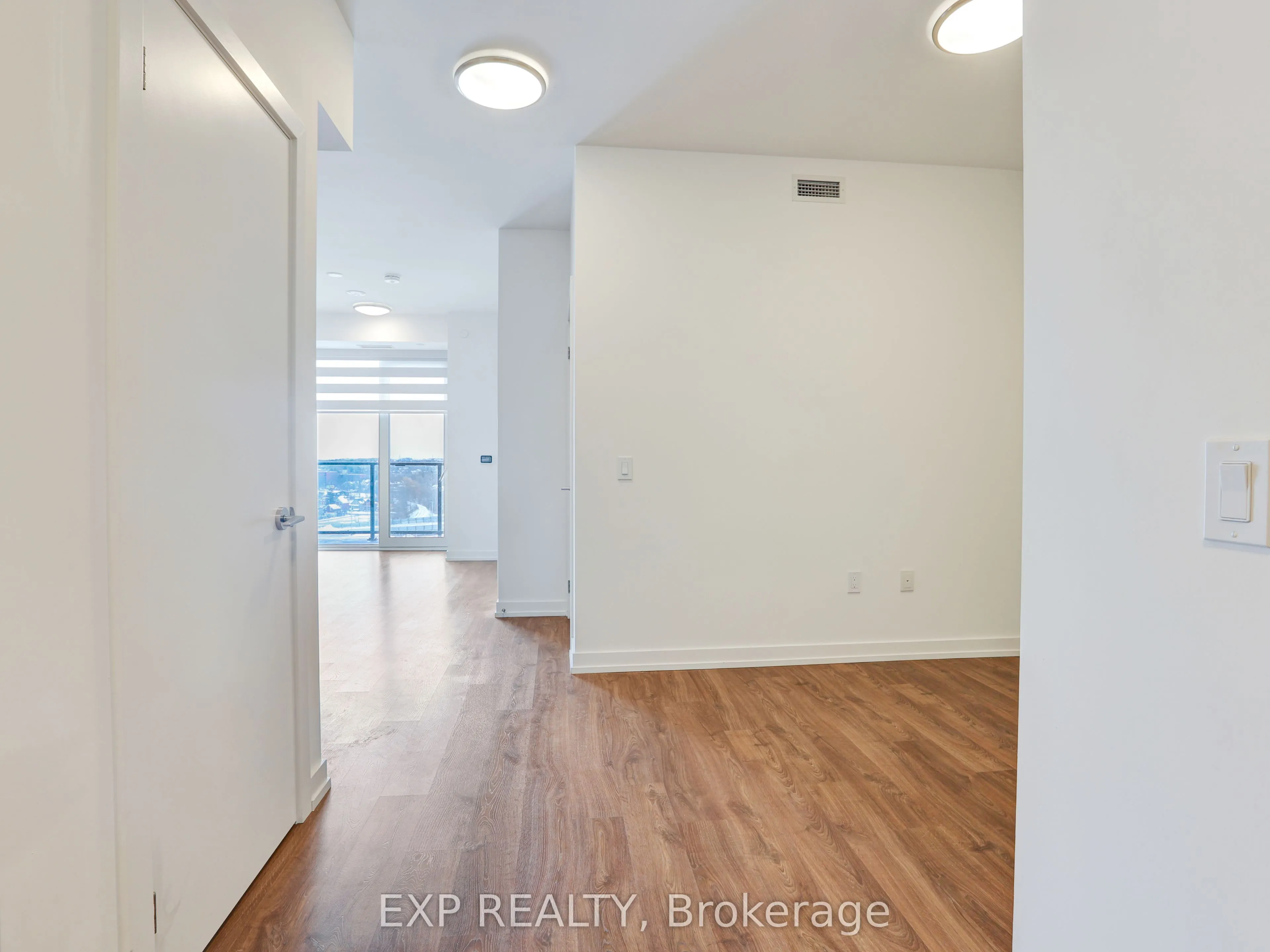 15 Wellington Street S #708