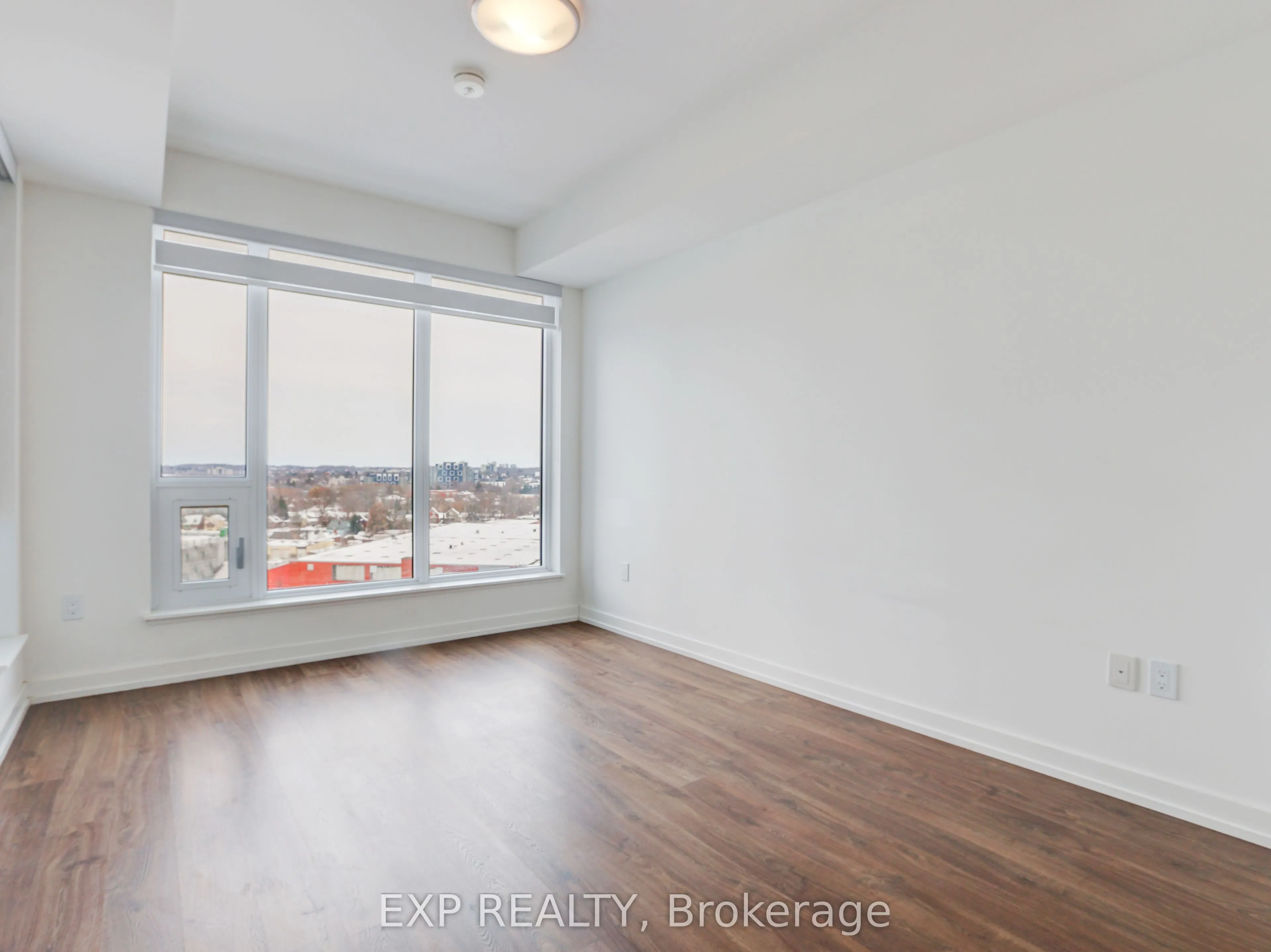 15 Wellington Street S #708