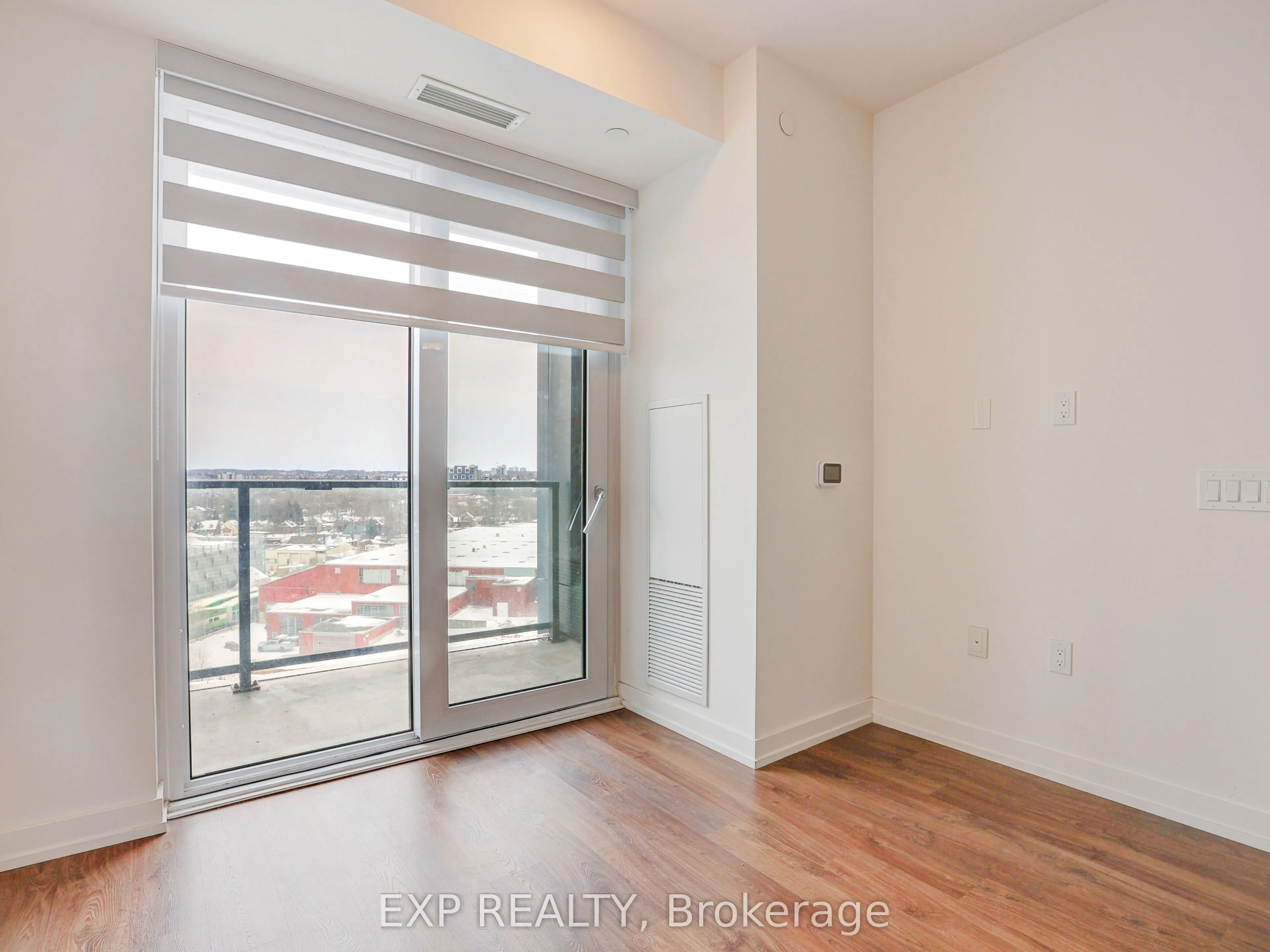 15 Wellington Street S #708