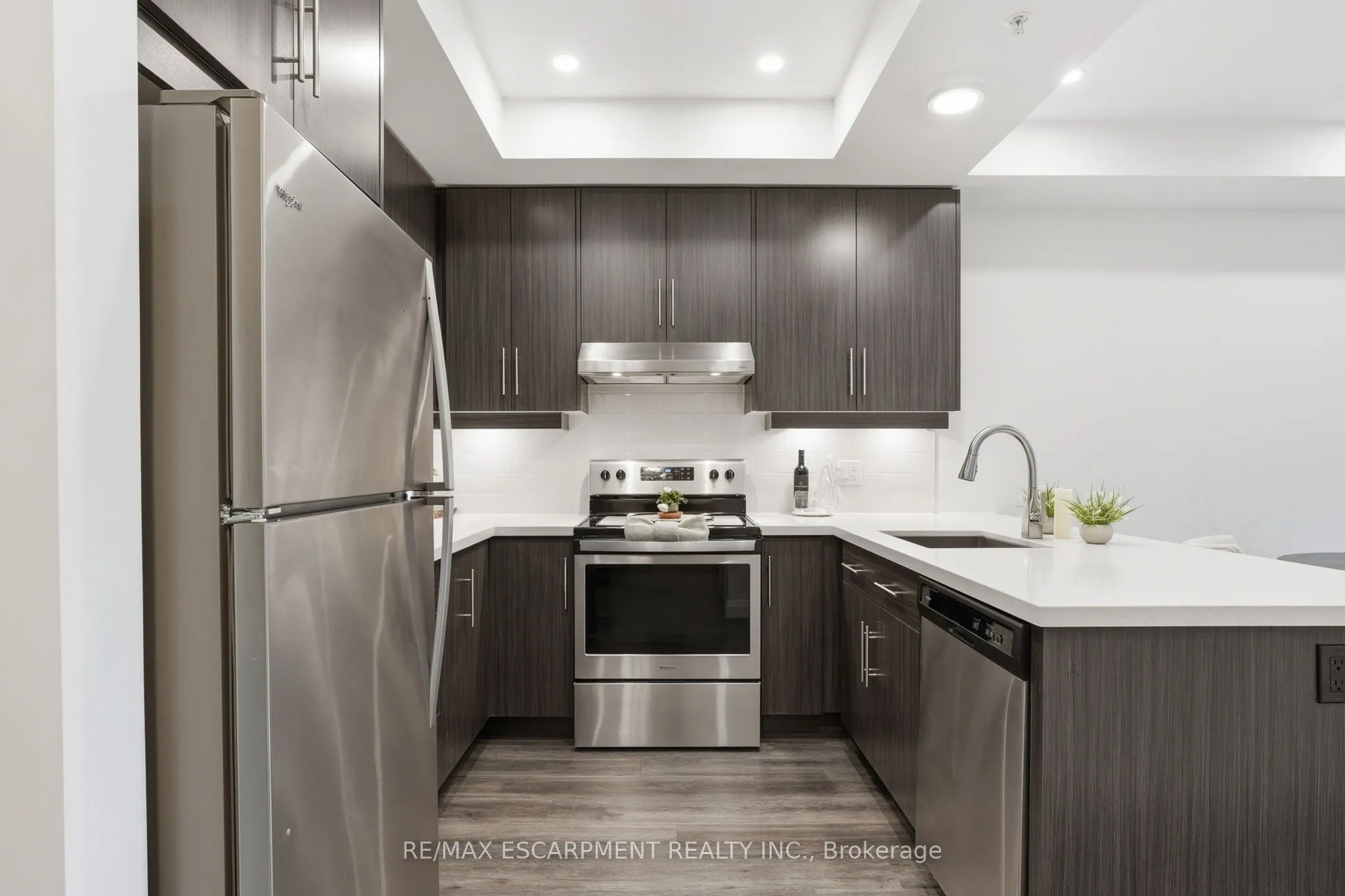30 Hamilton Street S #201
