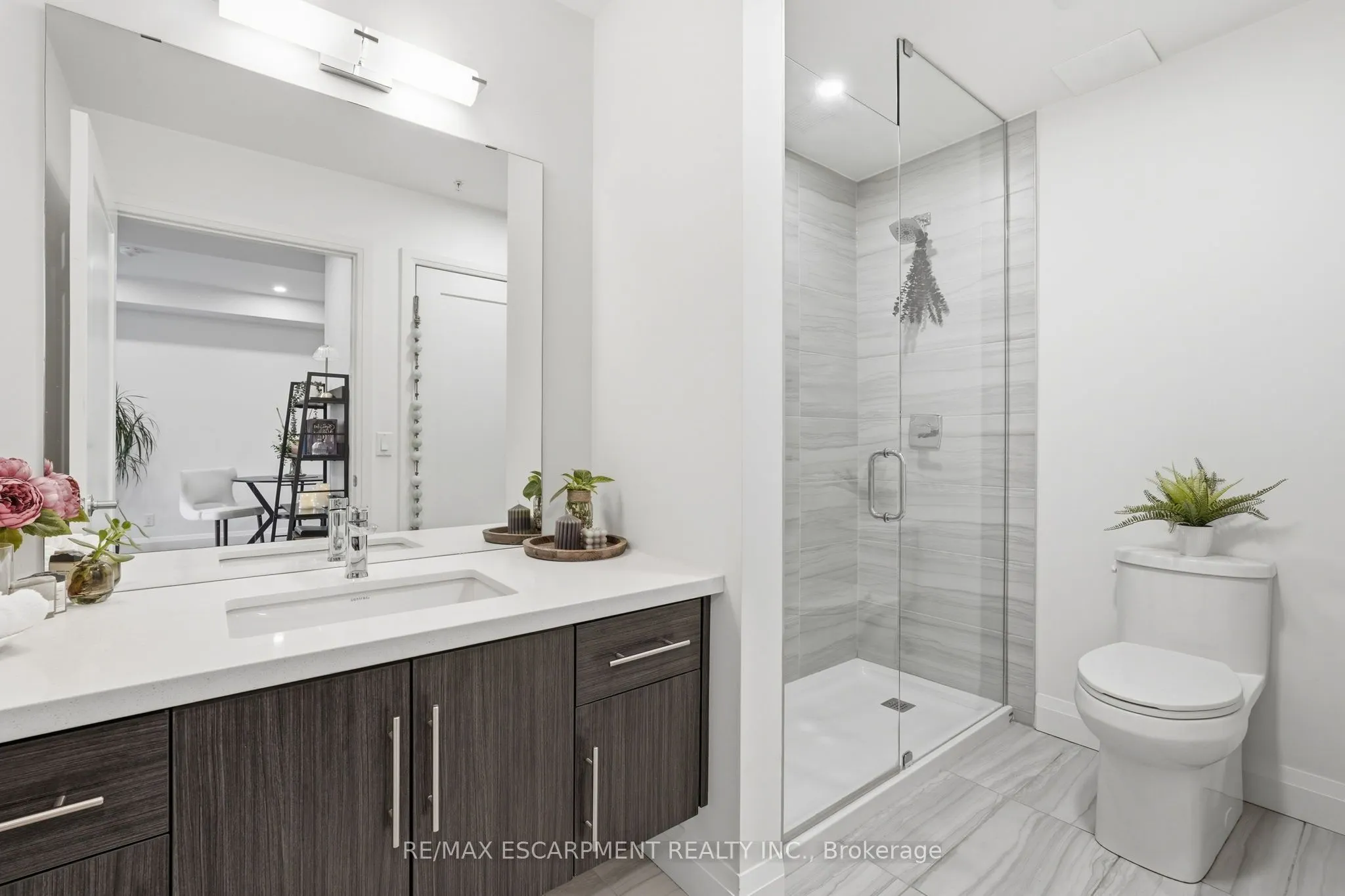 30 Hamilton Street S #201