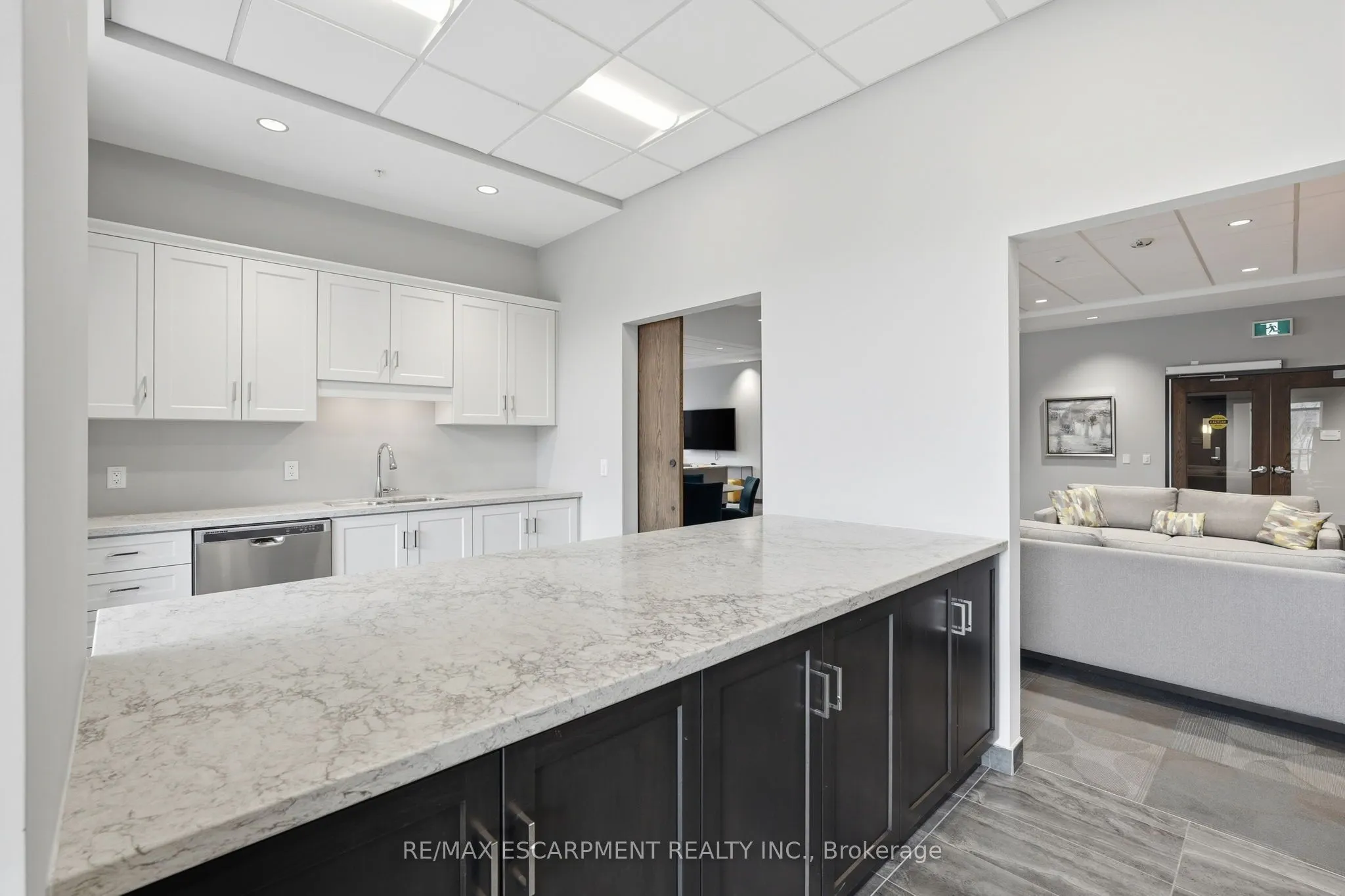 30 Hamilton Street S #201