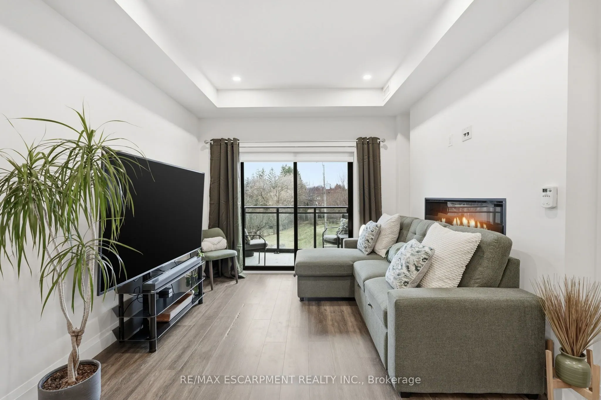 30 Hamilton Street S #201