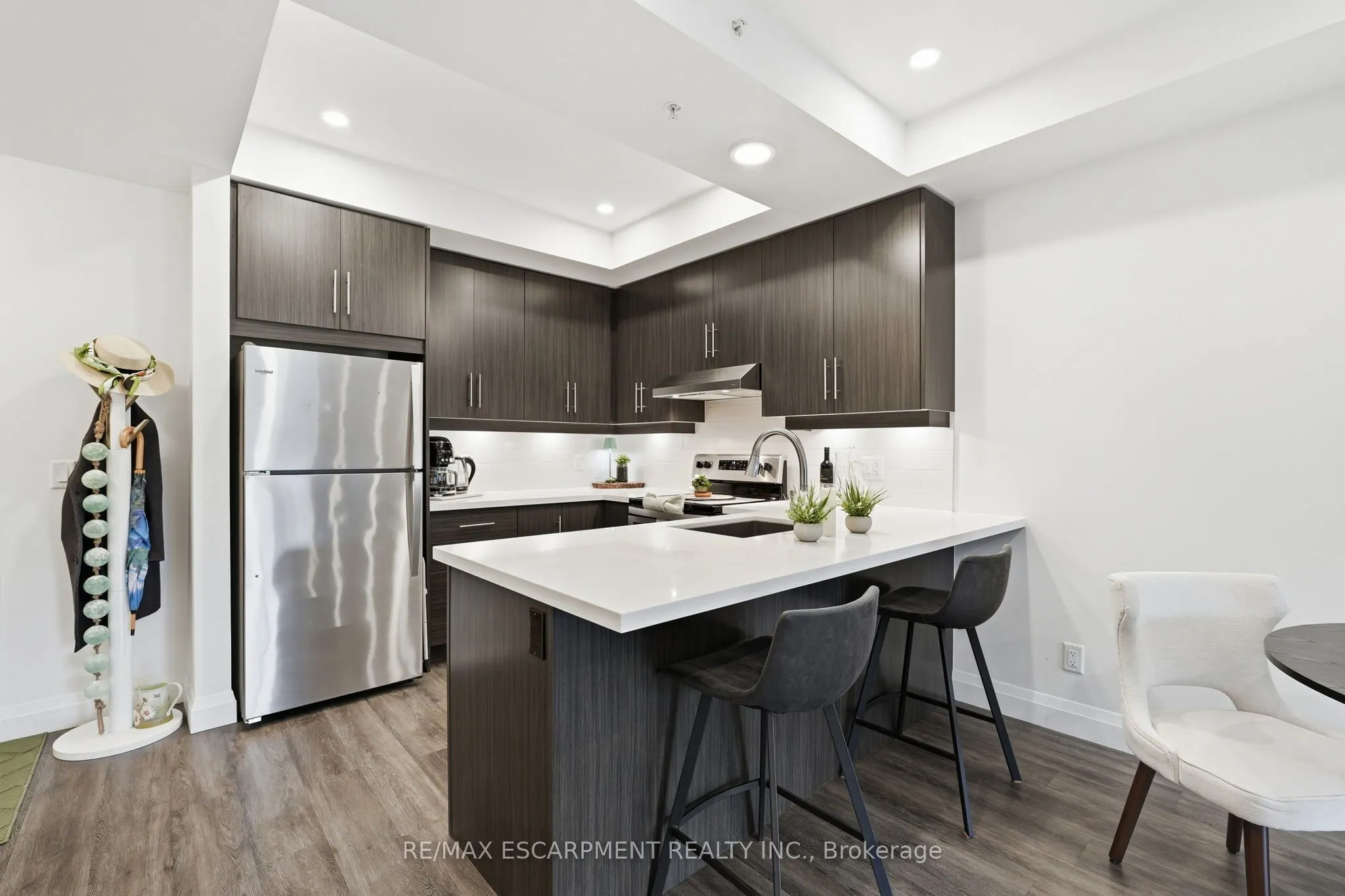 30 Hamilton Street S #201