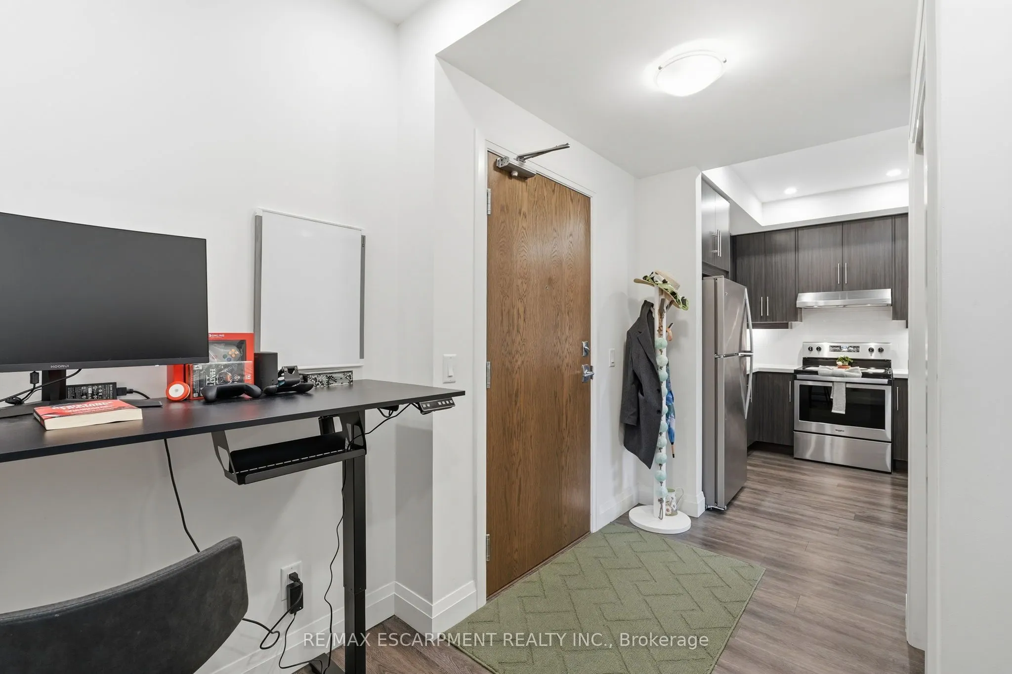 30 Hamilton Street S #201