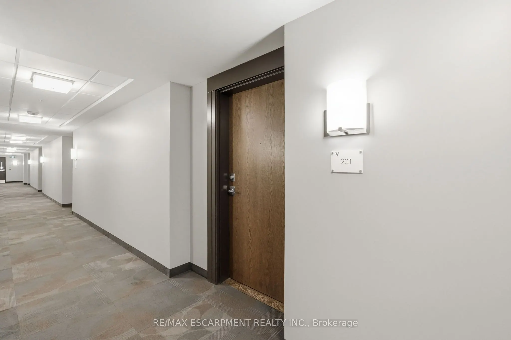 30 Hamilton Street S #201