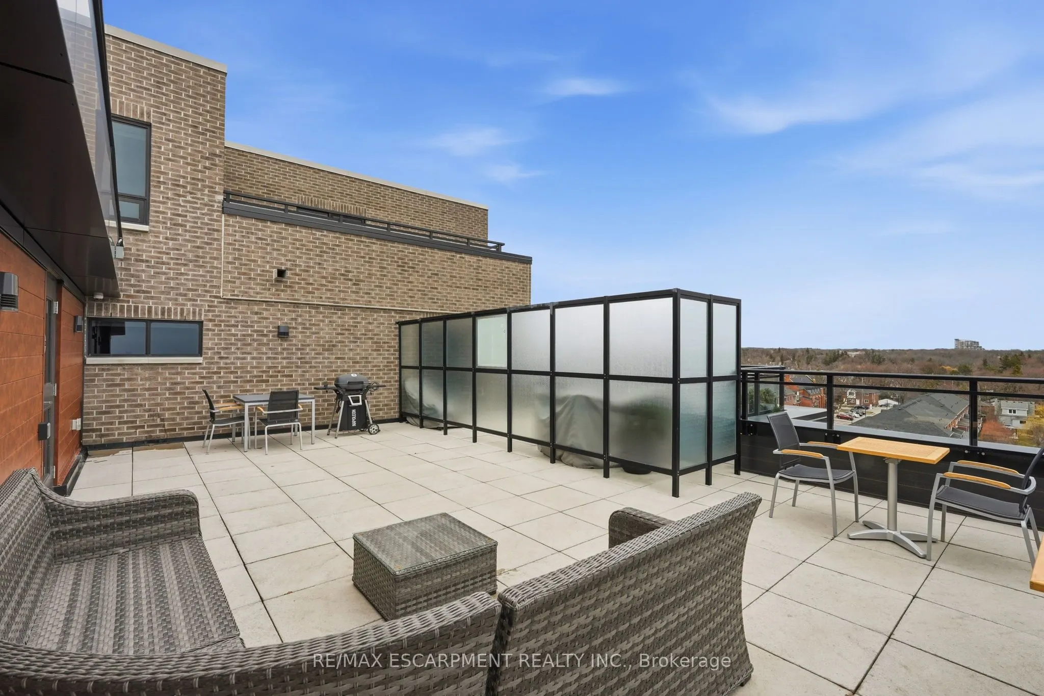 30 Hamilton Street S #201