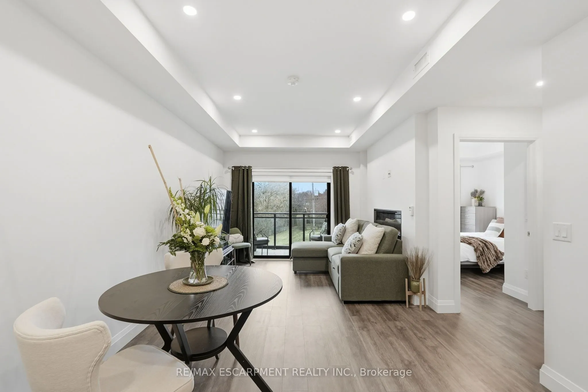 30 Hamilton Street S #201