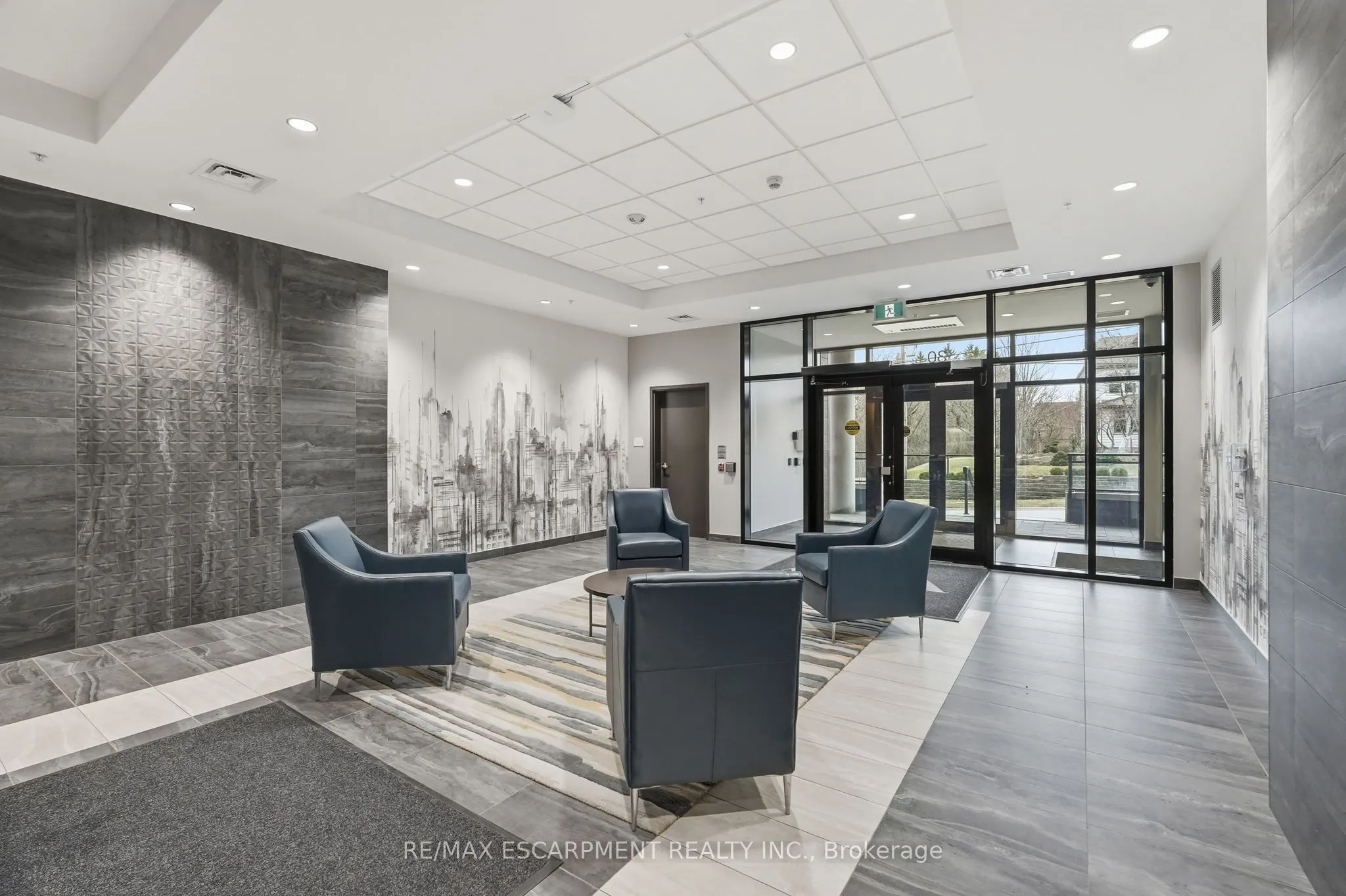 30 Hamilton Street S #201