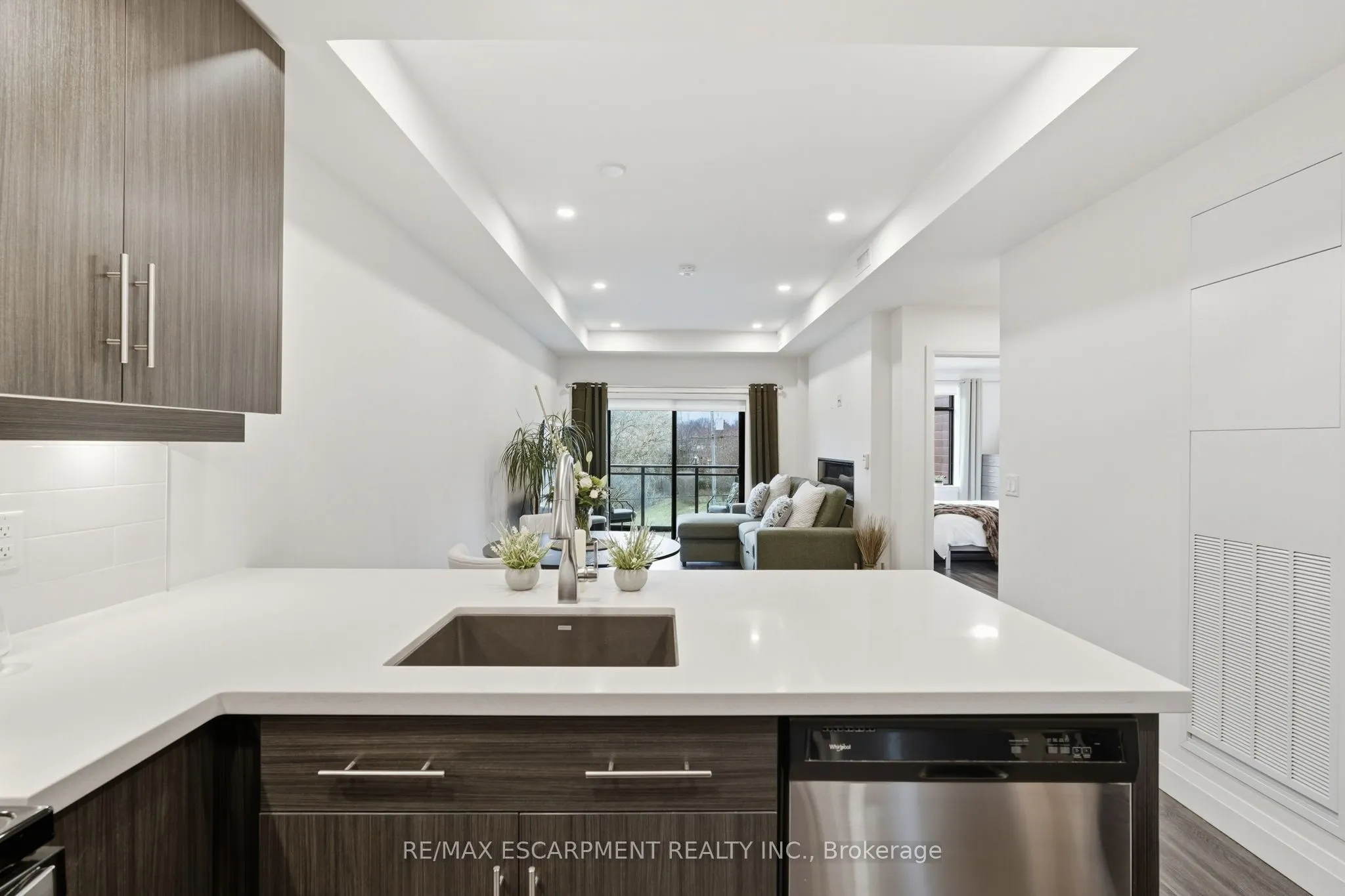 30 Hamilton Street S #201