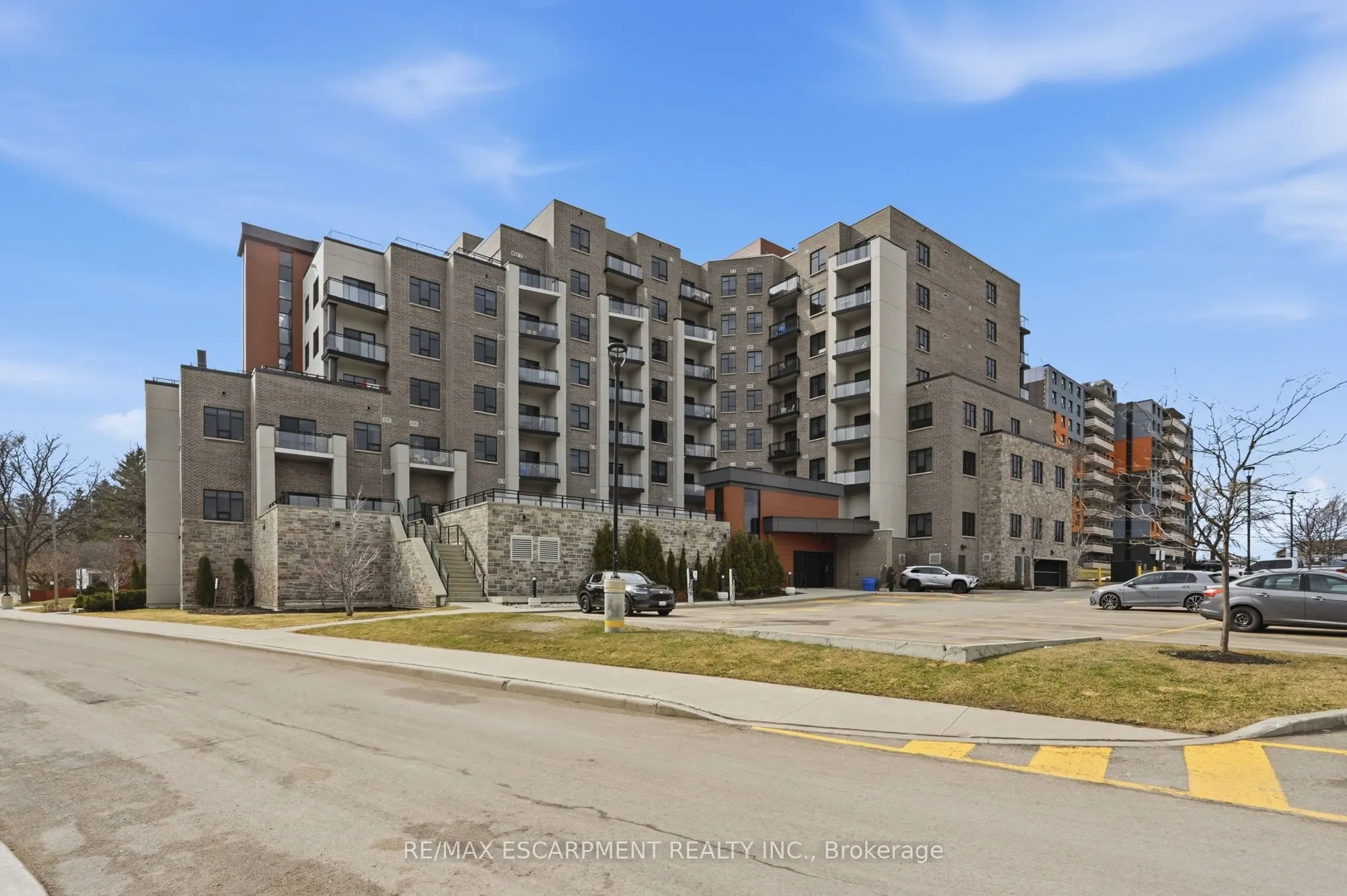 30 Hamilton Street S #201