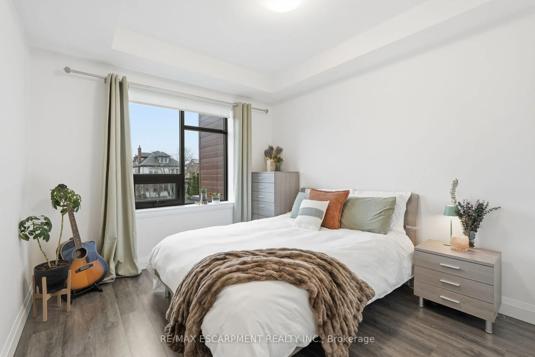 30 Hamilton Street S #201