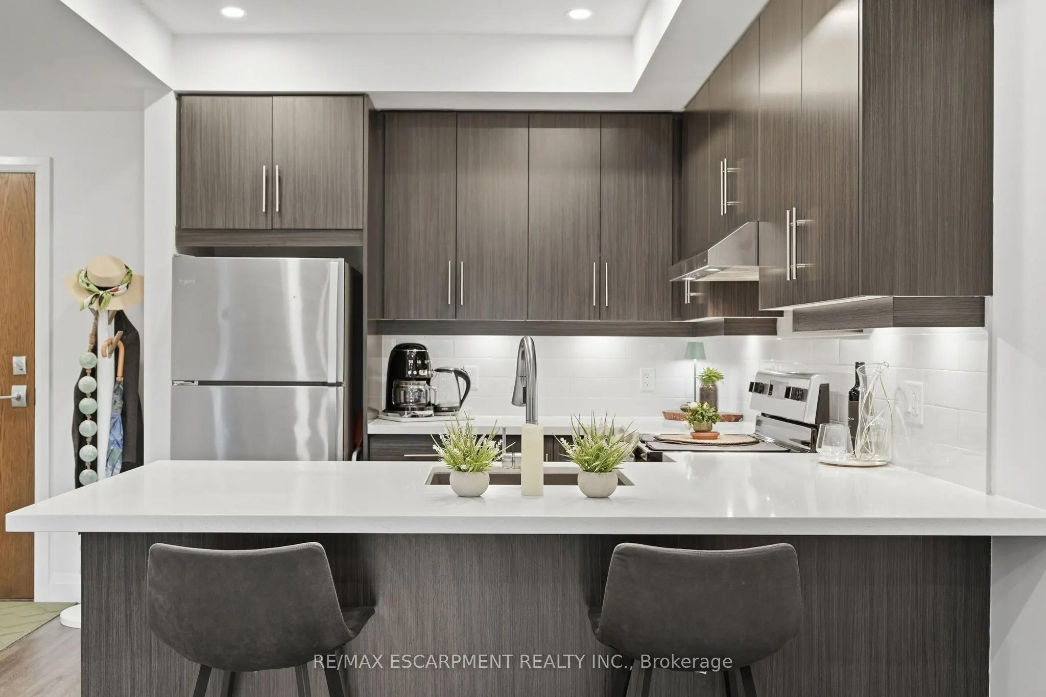 30 Hamilton Street S #201